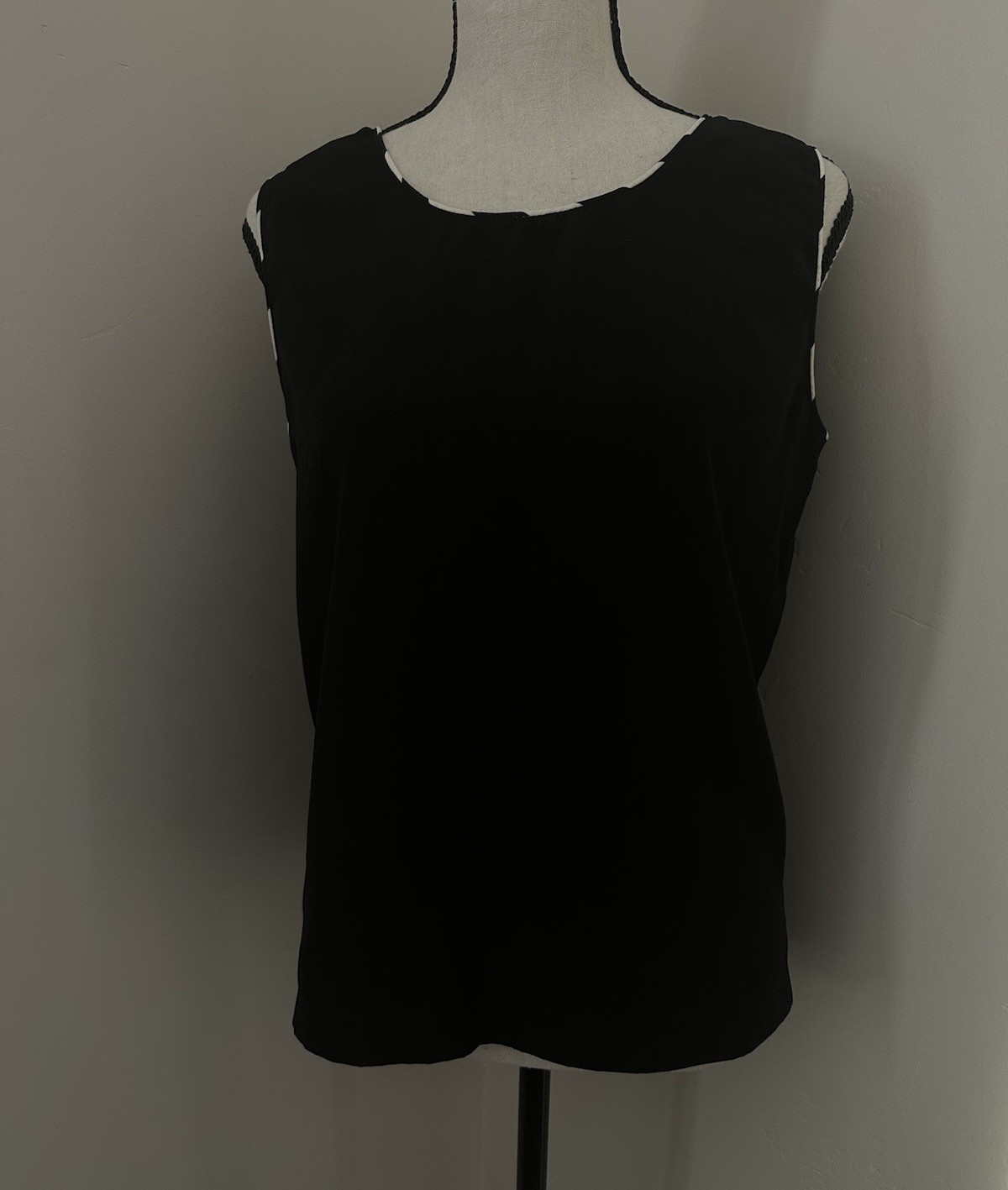 Vintage Regal Black Sleeveless Blouse – Made in USA – Women’s Size M