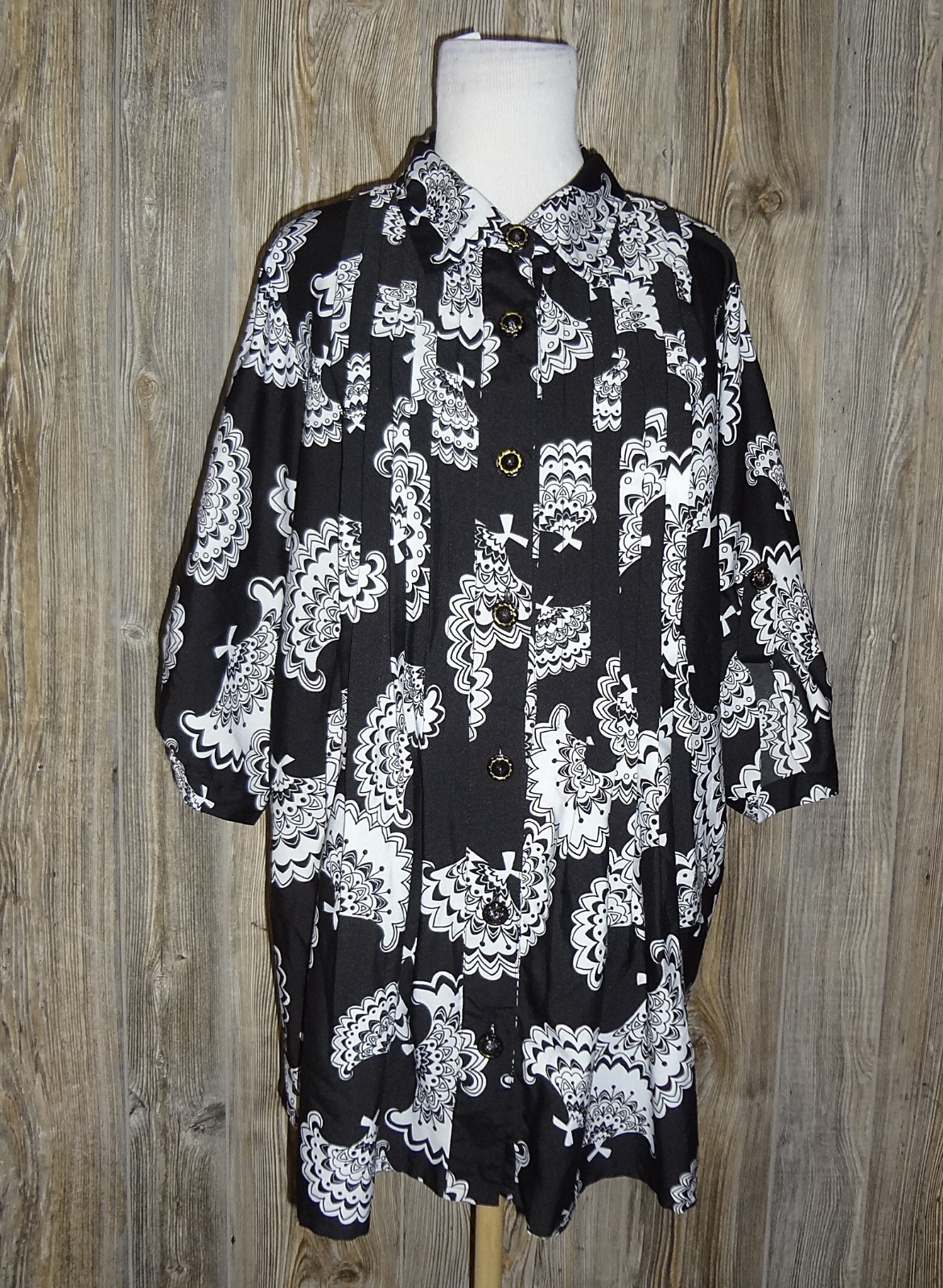 Roaman’s Black White Geometric Roll Tab Button Up Blouse Size 16W Career Dressy