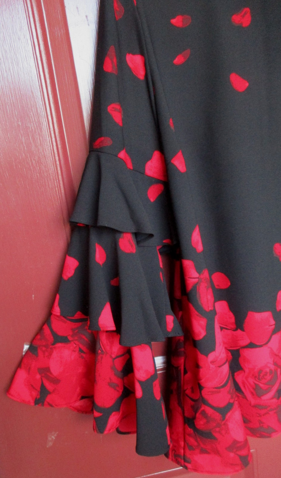 Alfani Blouse MED Black Red Roses Petals 100% Poly Ruffled Sleeves Valentine’s