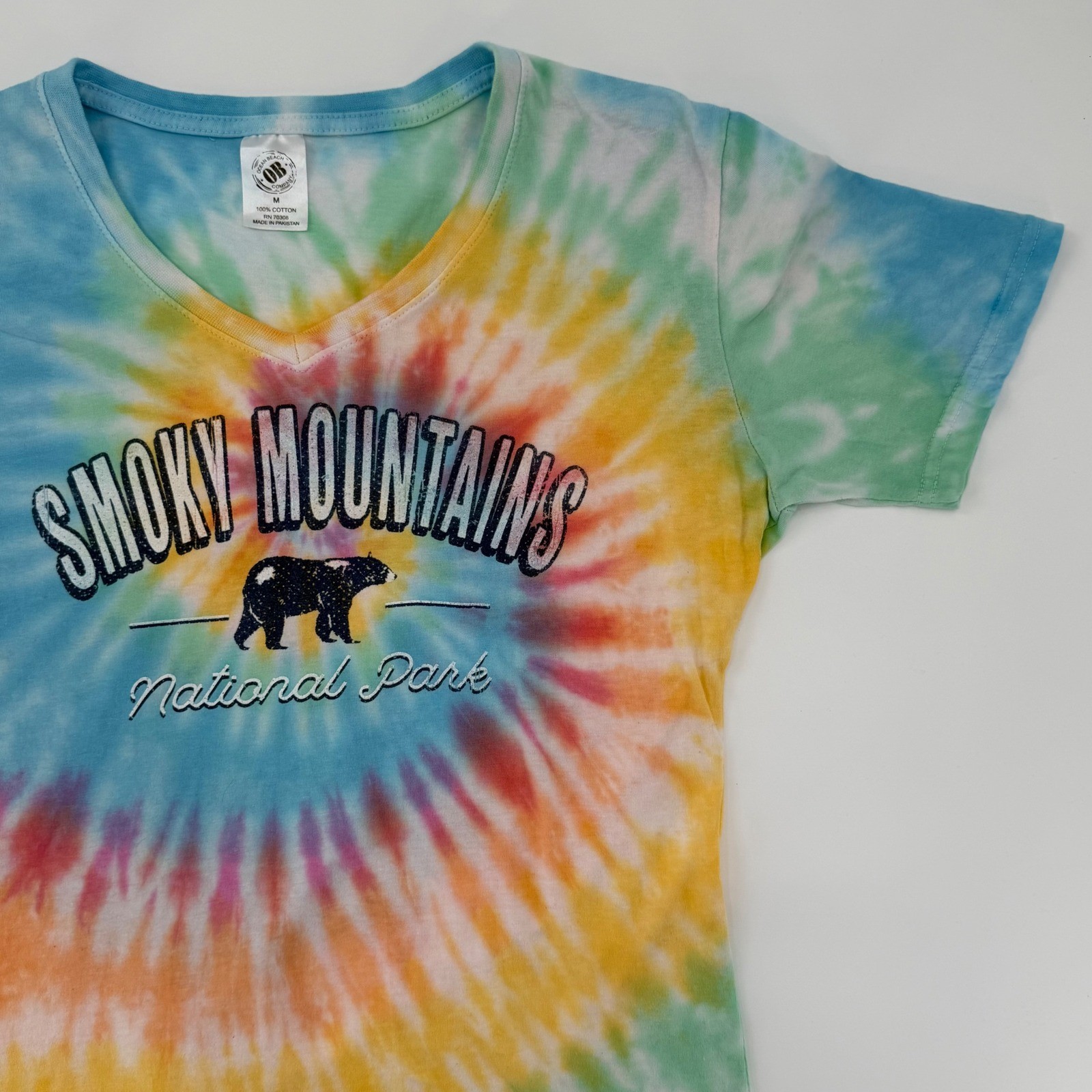 Smoky Mountains National Park Bear Rainbow Tie Dye V-Neck T-Shirt Women’s Medium
