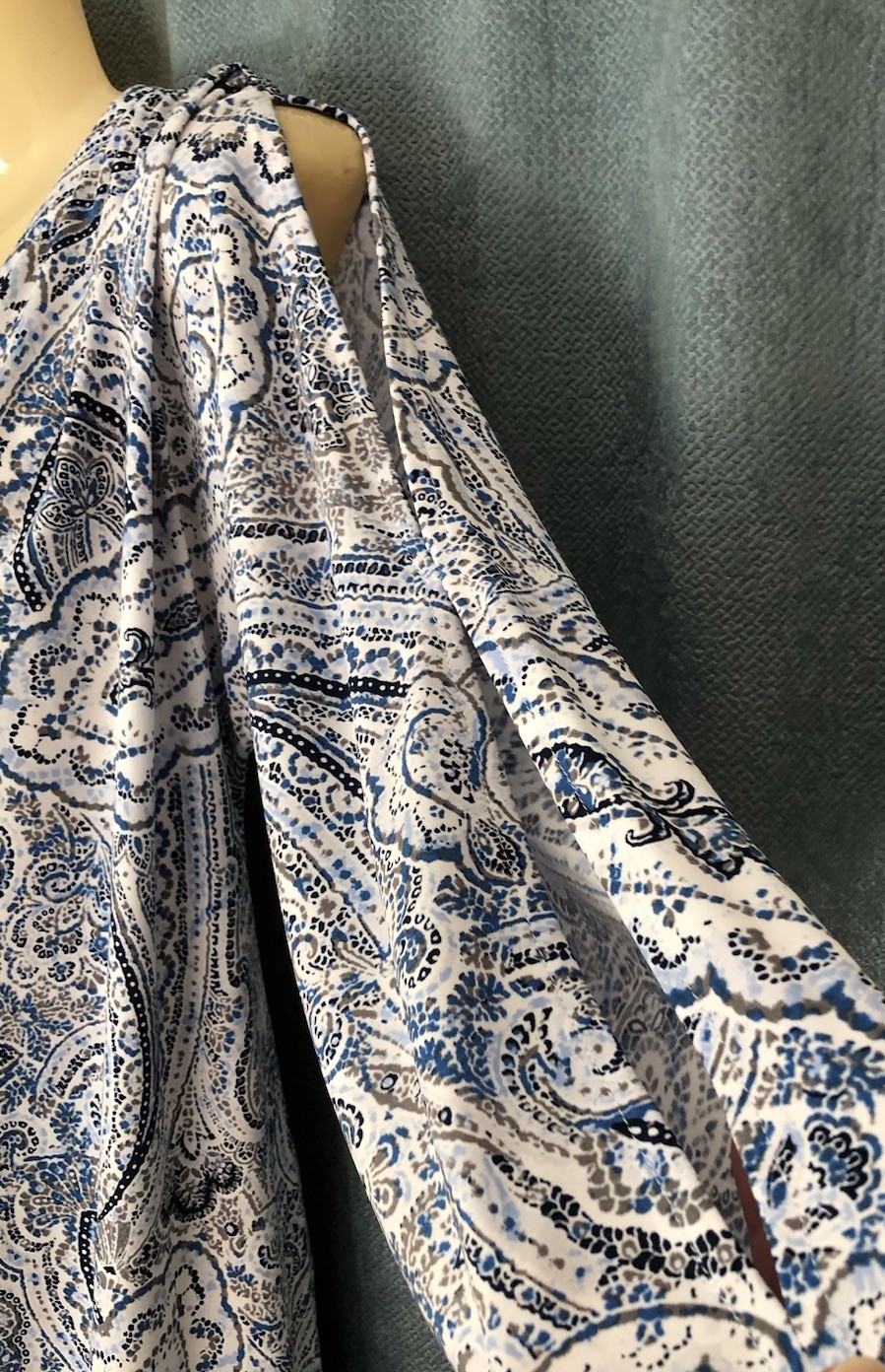 Easy Care Top Size Large White Blue Boho Paisley Elastic Waist 3/4 Slit Sleeves