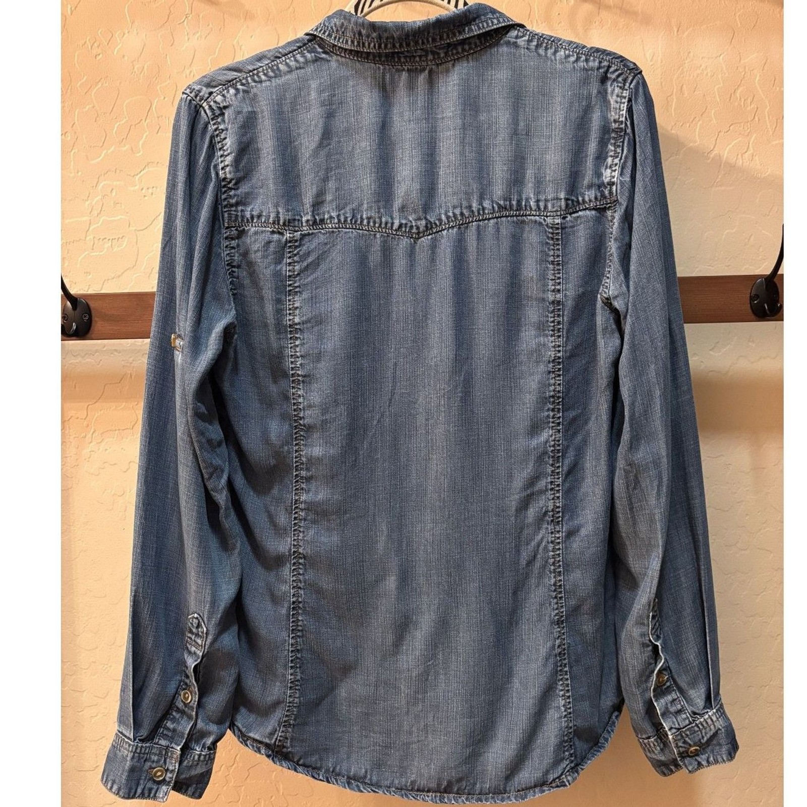 Cloth & Stone Chambray Button Front Shirt Women’s Large 100% Tencel Blue