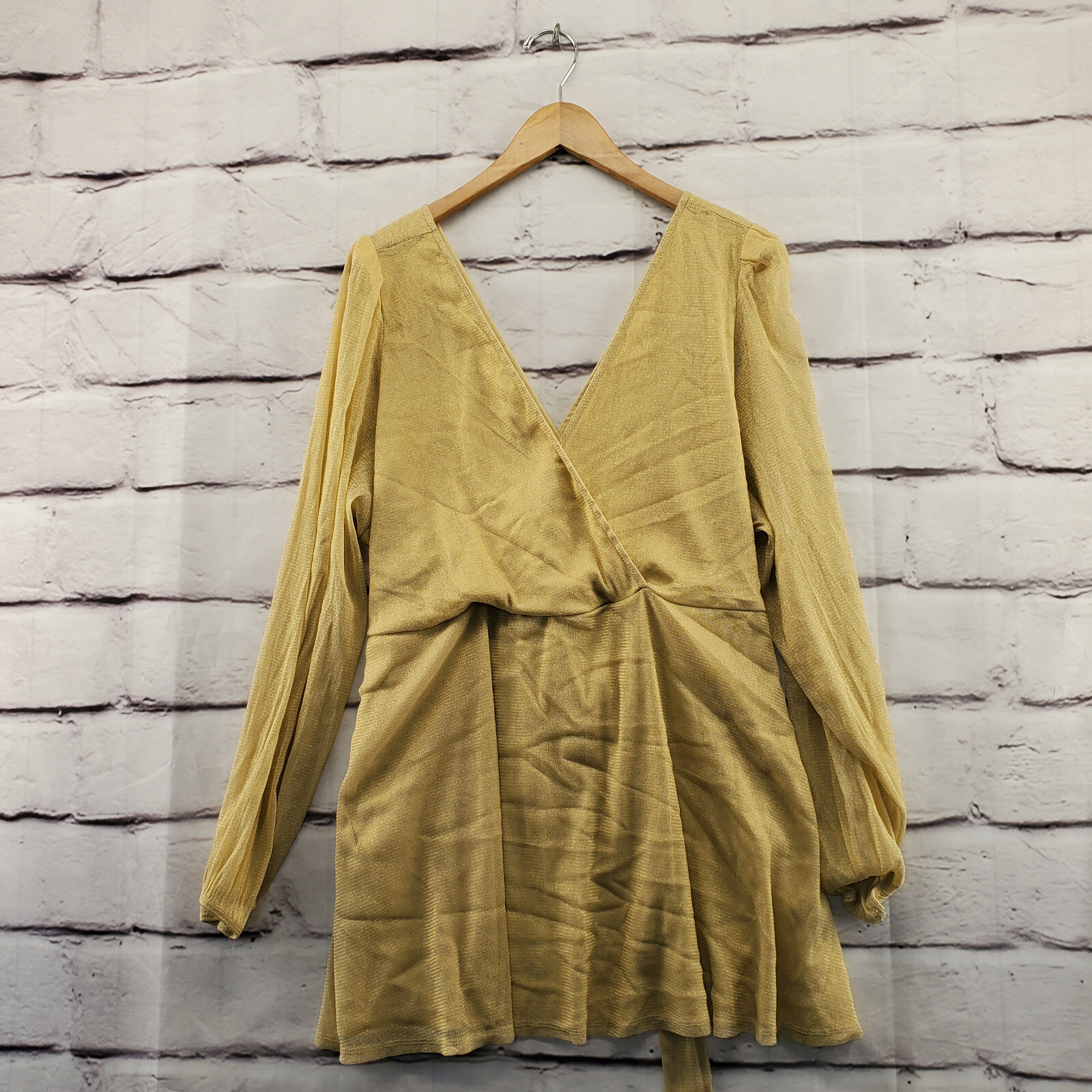 TORRID 4 Top Womens 4X Tied Semi-Sheer Partially Lined Holiday Party Gold