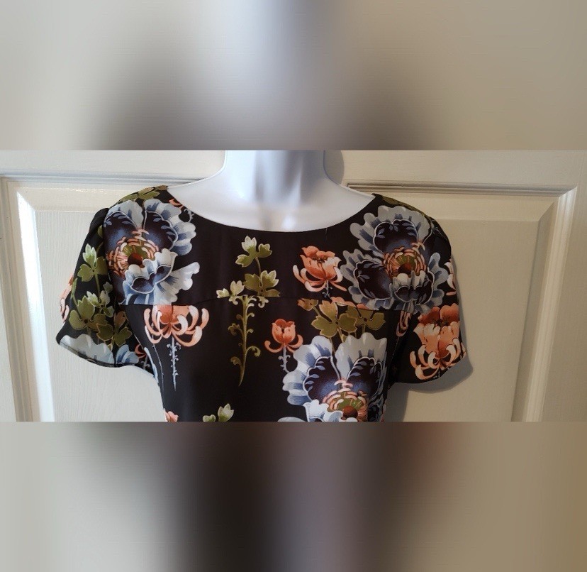 LOFT Floral Chiffon Scoop Neck Keyhole Cap Sleeve Blouse, M, Black/Blue