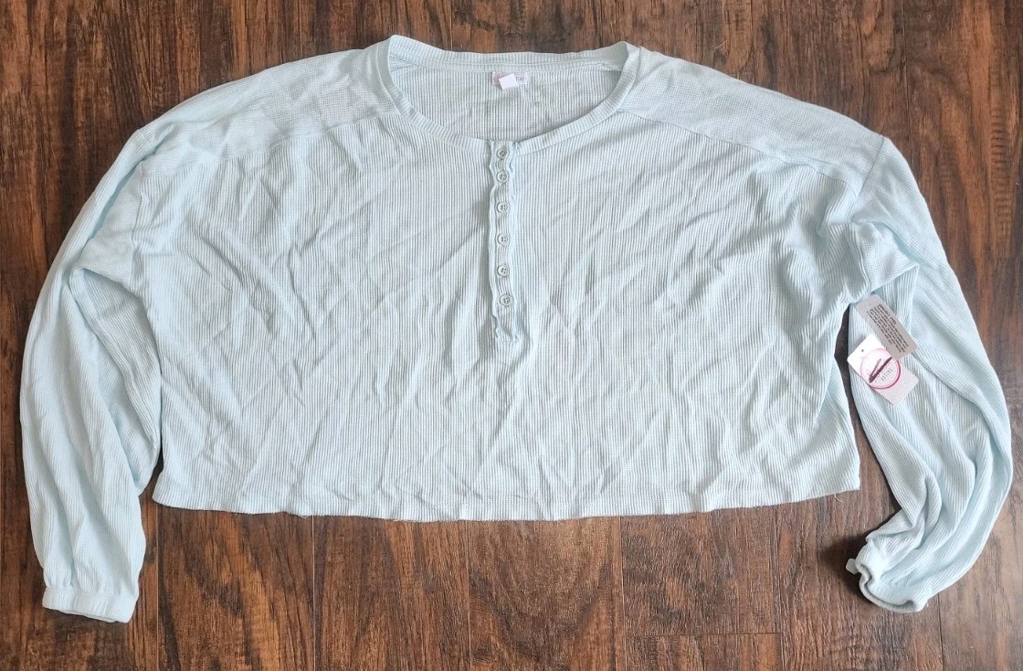 Flirtitude Active Women’s Crop Shirt Waffle, Raw Hem, Soft Sky, Size XXL, NEW!!