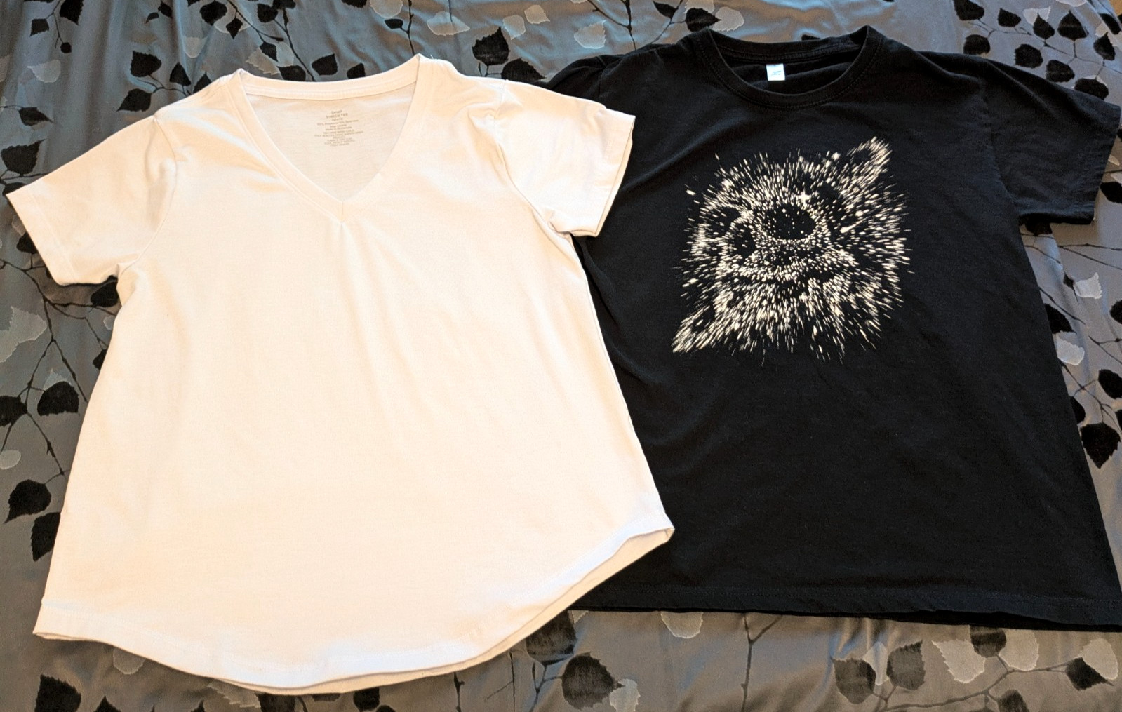 sz S unisex Made of Stars Skull Galaxy Ring Shirt + ladies Plain White V Neck