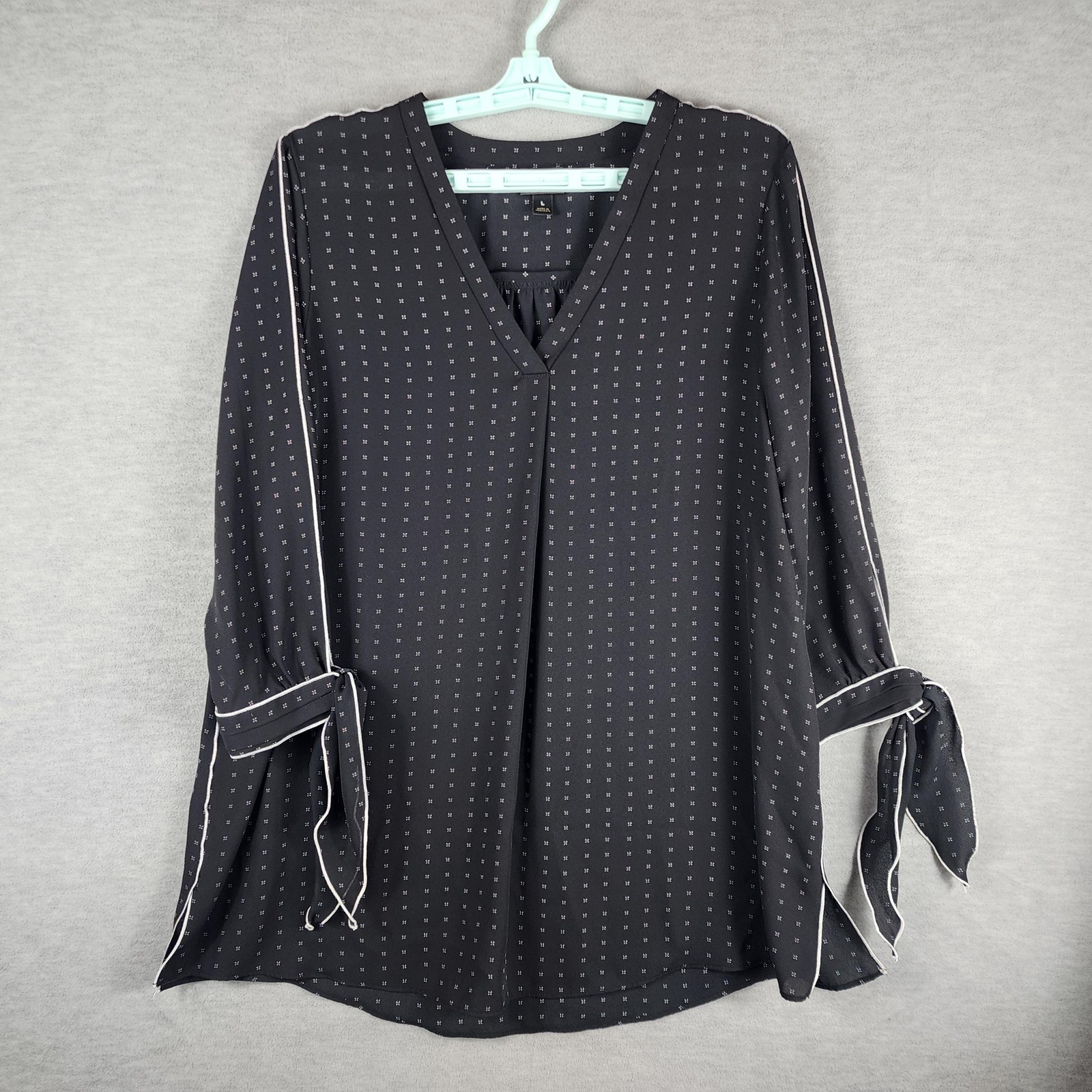 Worthington Blouse Womens L Black Polka Dot V Neck Long Slit Sleeve Tunic Top