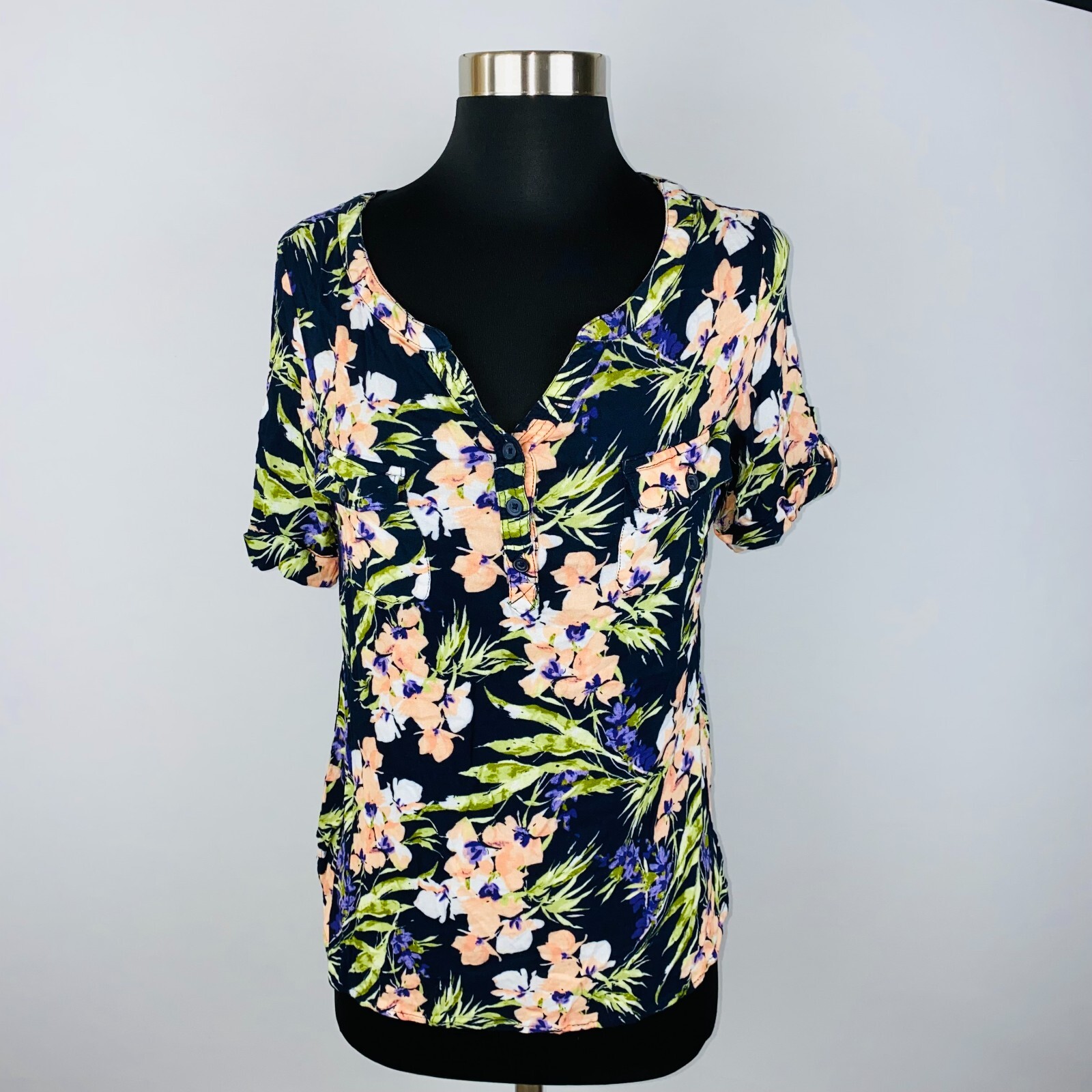 Croft & Barrow Womens Small S Stretch Partial Button Front Button Floral Top