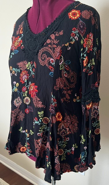Lola P. Women BOHO colorful floral paisley black blouse top size L NEW