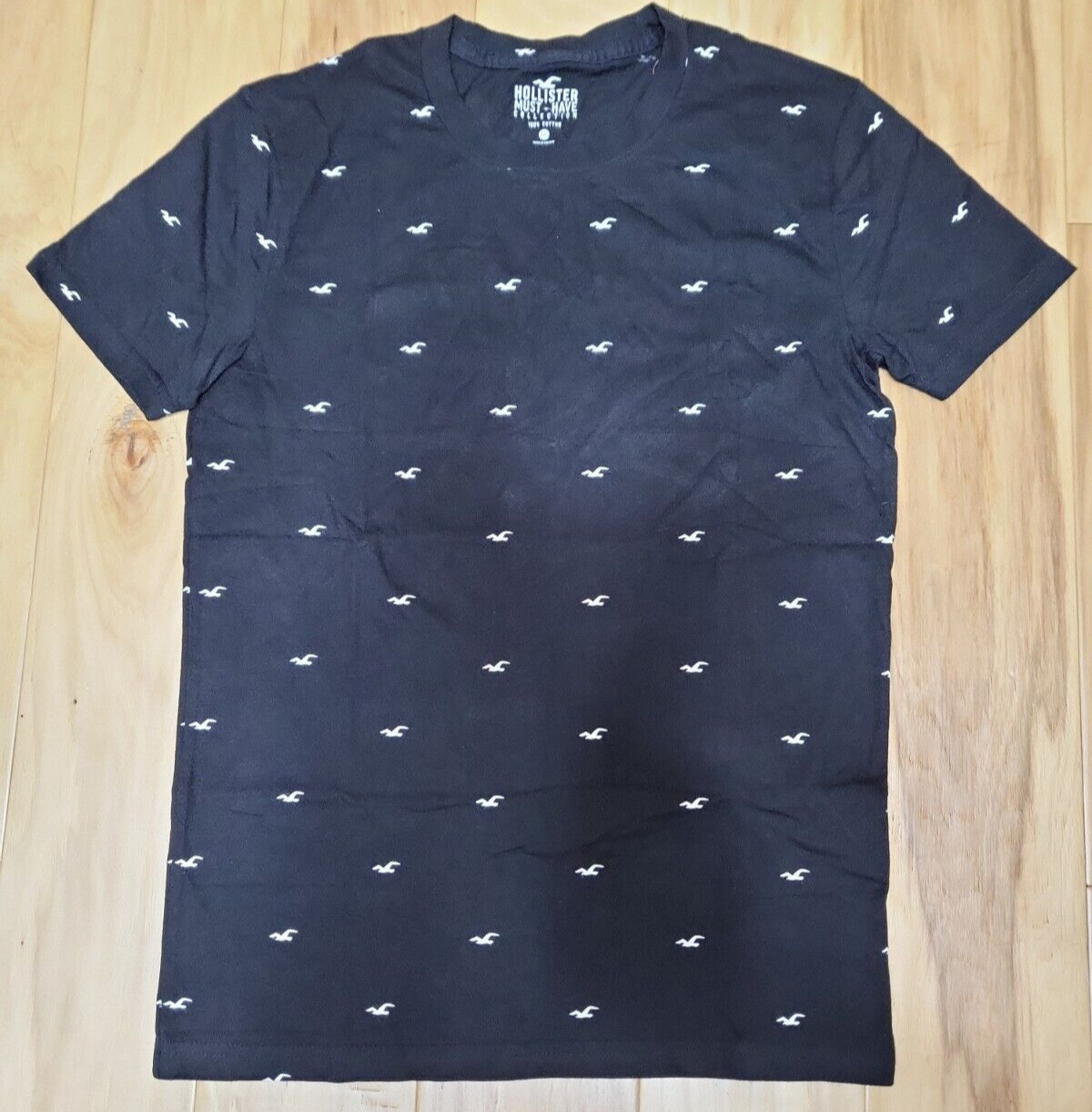 Hollister Must Have Collection – T-shirt – Size XXS – Black – White Birds – NWT
