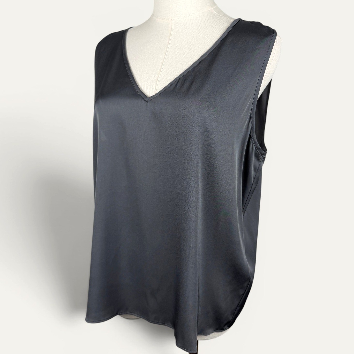 Quince Washable Stretch Silk Tank Top Sz L Charcoal Gray Minimalist Quiet Luxury