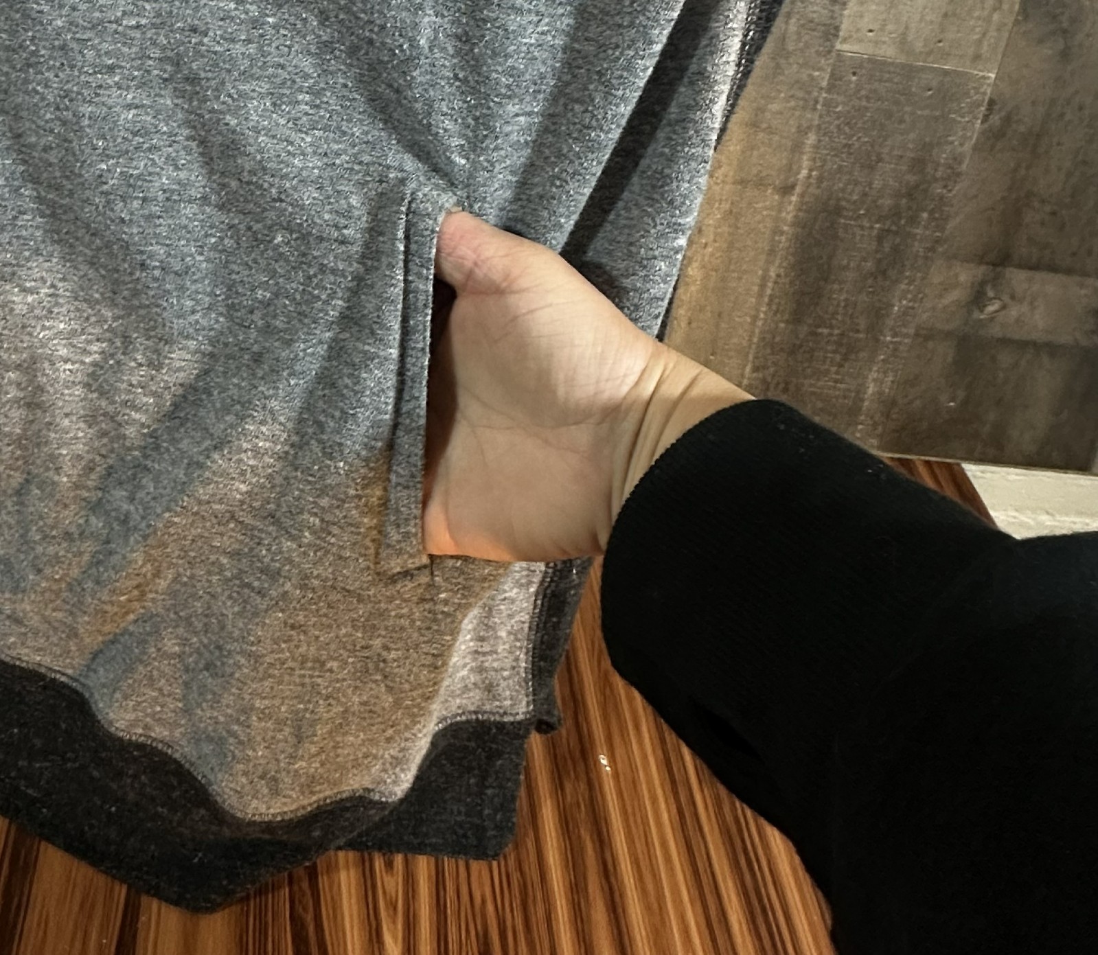 Nike Vintage Gym Shirt Womens S Gray Black Kangaroo Pocket Tee