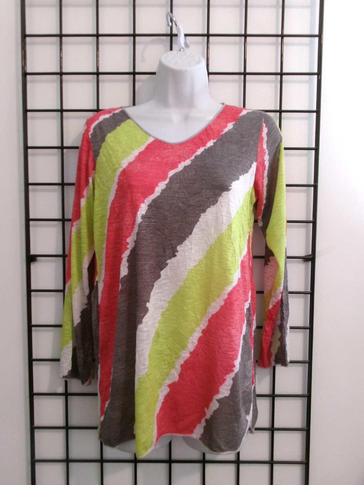 DAVID CLINE 🌸 SMALL / 34″ BUST==DIAGONAL STRIPED / T-SHIRT KNIT TOP / BLOUSE