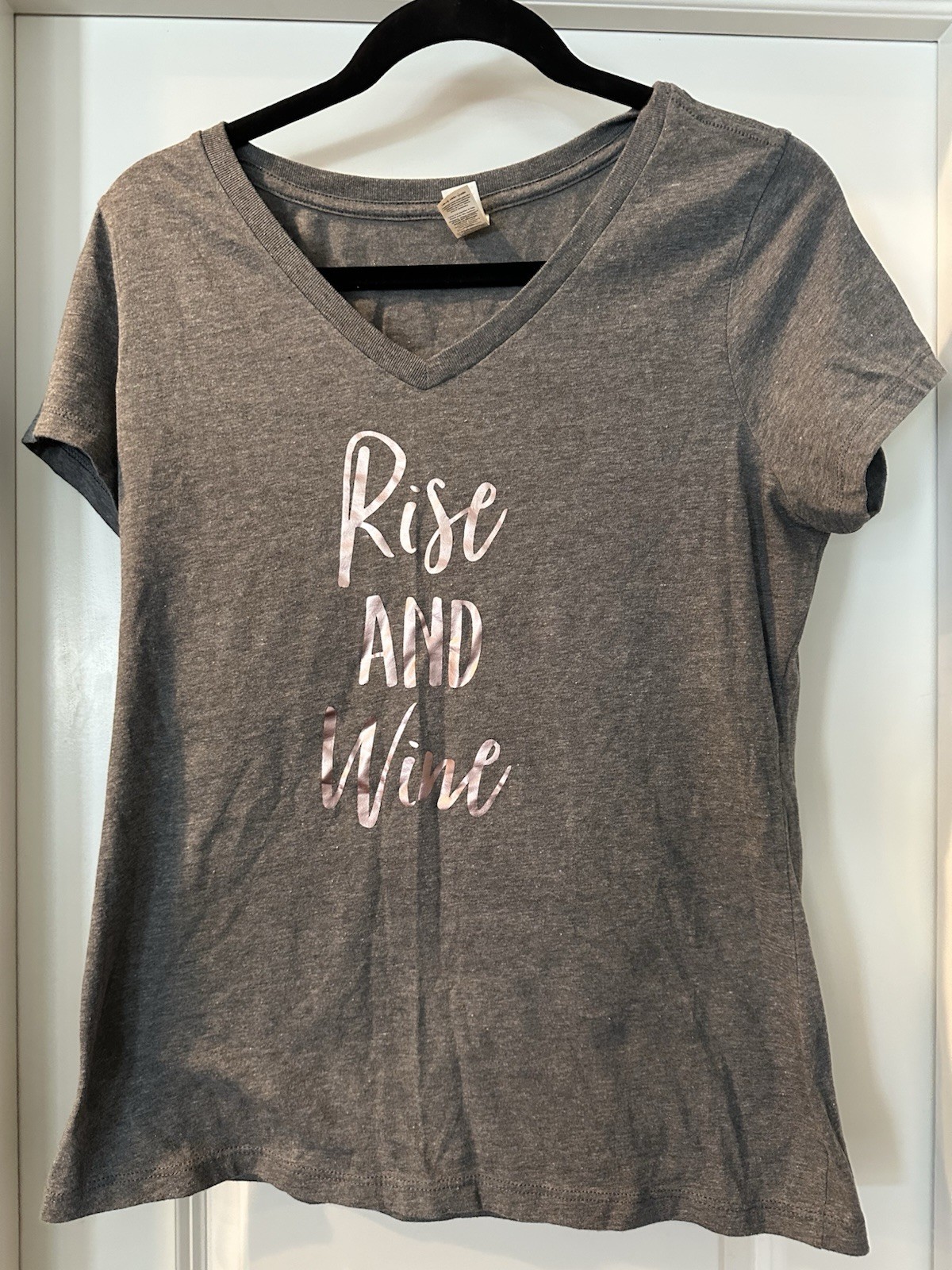 District Very Important Tee Rise And Wine Grey Neck Size M