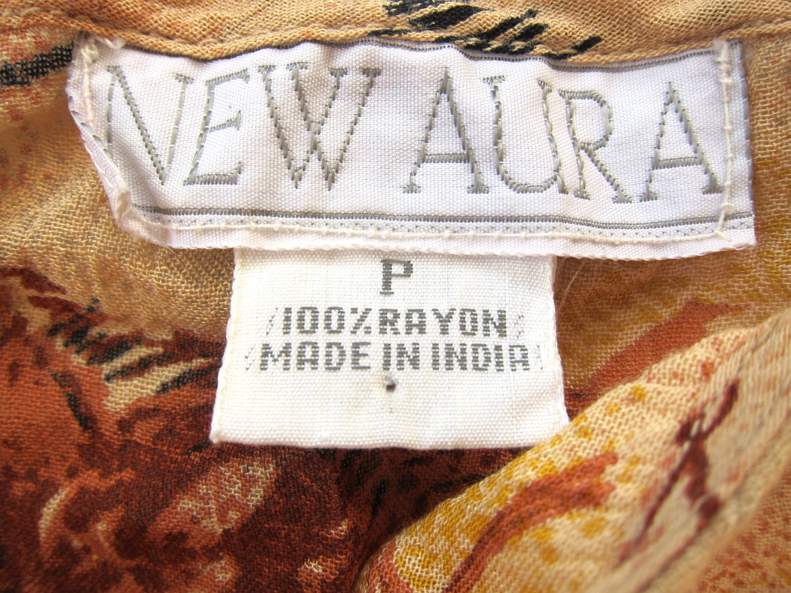 Vintage New Aura 100% Rayon Brown Blue Green Horse Sun Boxy Blouse Medium