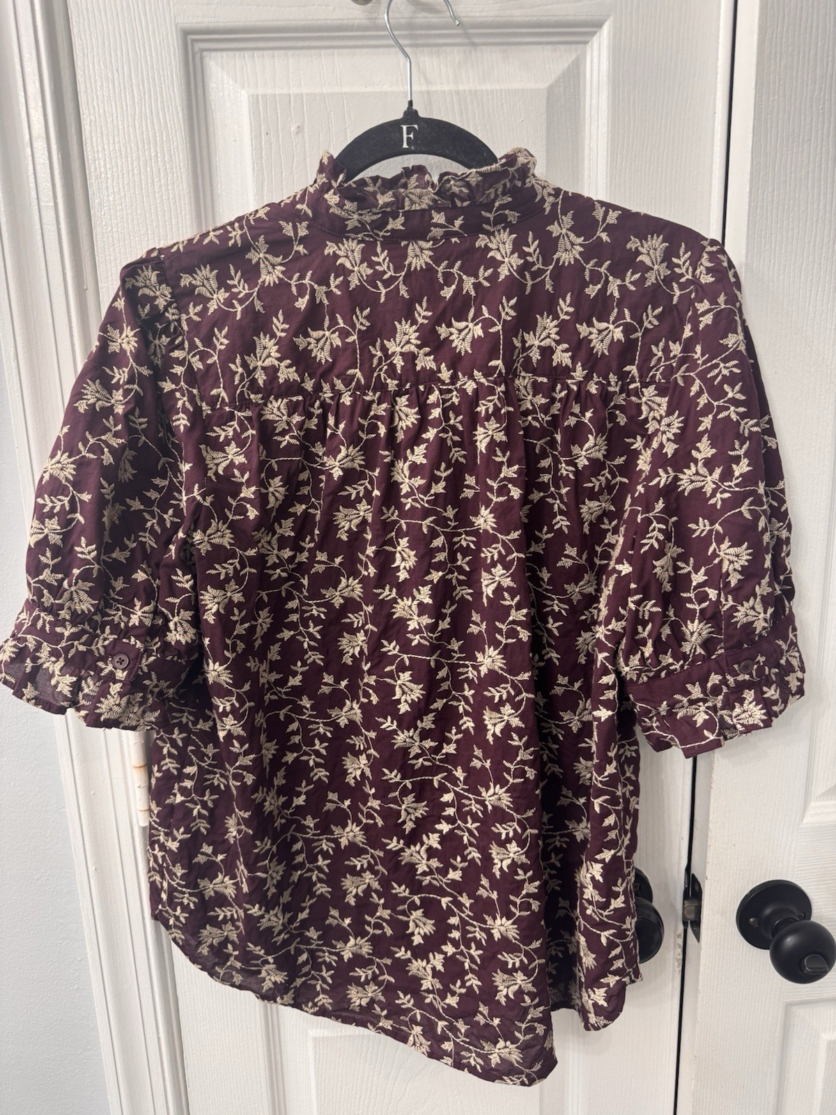 Ann Taylor Medium Embroidered Cotton Blouse Burgundy Floral Ruffle Neck Boho