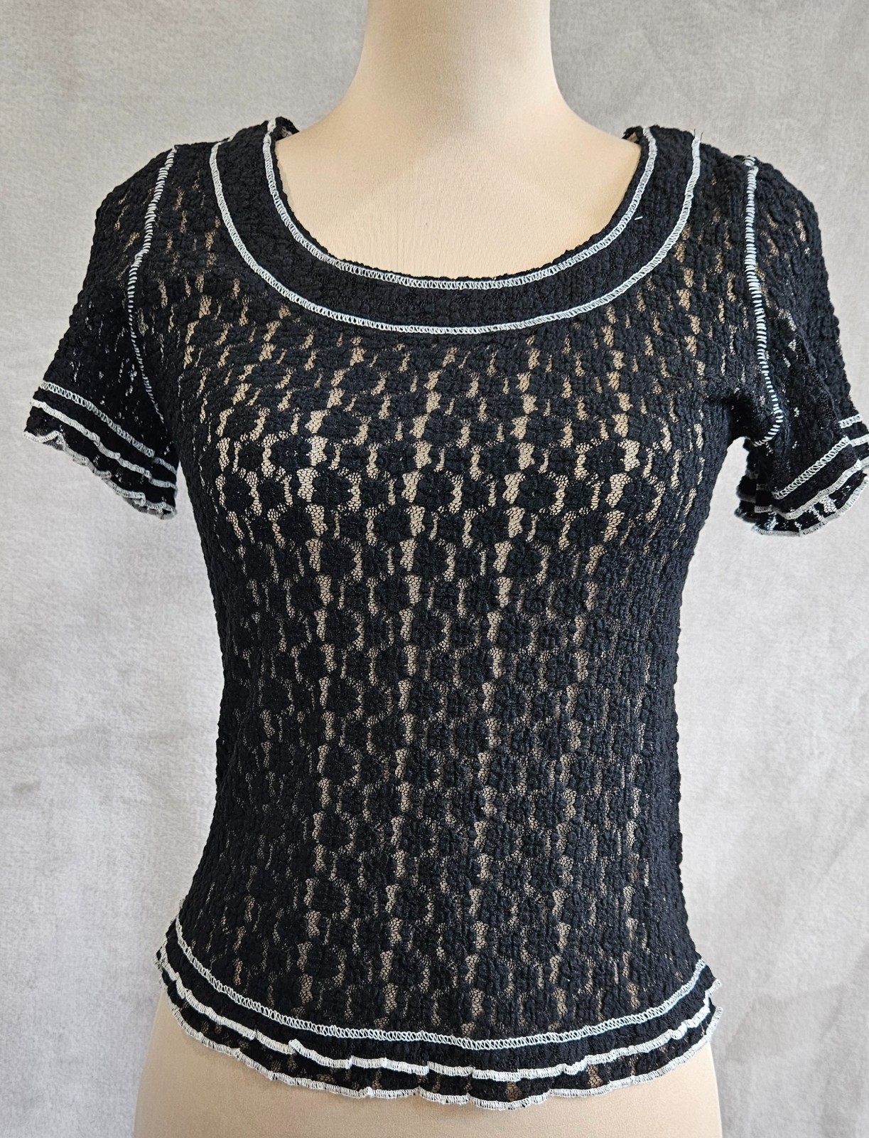 Entro Black Floral Lace Top NWT Ruffle Trim Contrast Stitch Romantic Boho Small