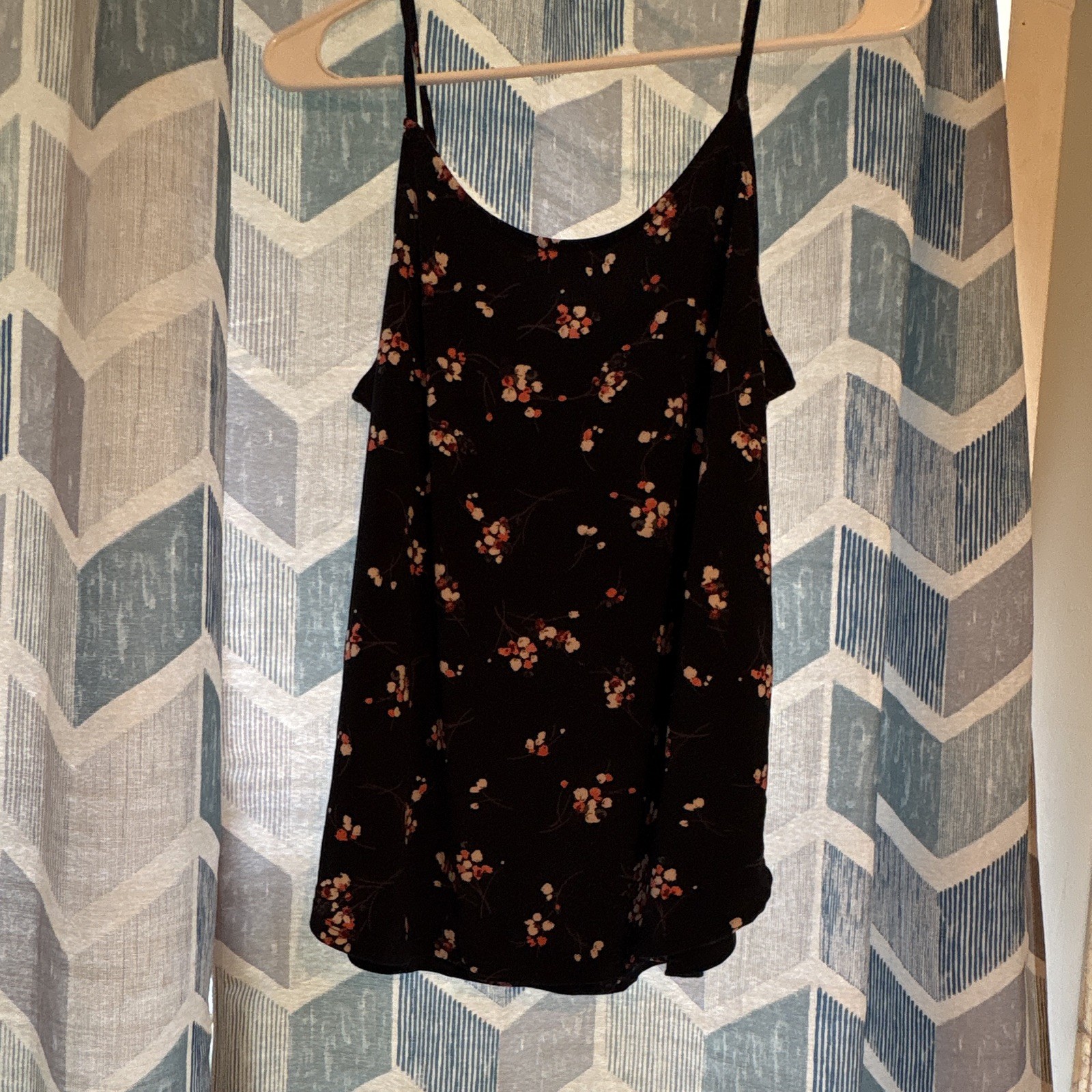 Kaleigh Black Floral Scoop Neck Spaghetti Strap Camisole Tank Top M