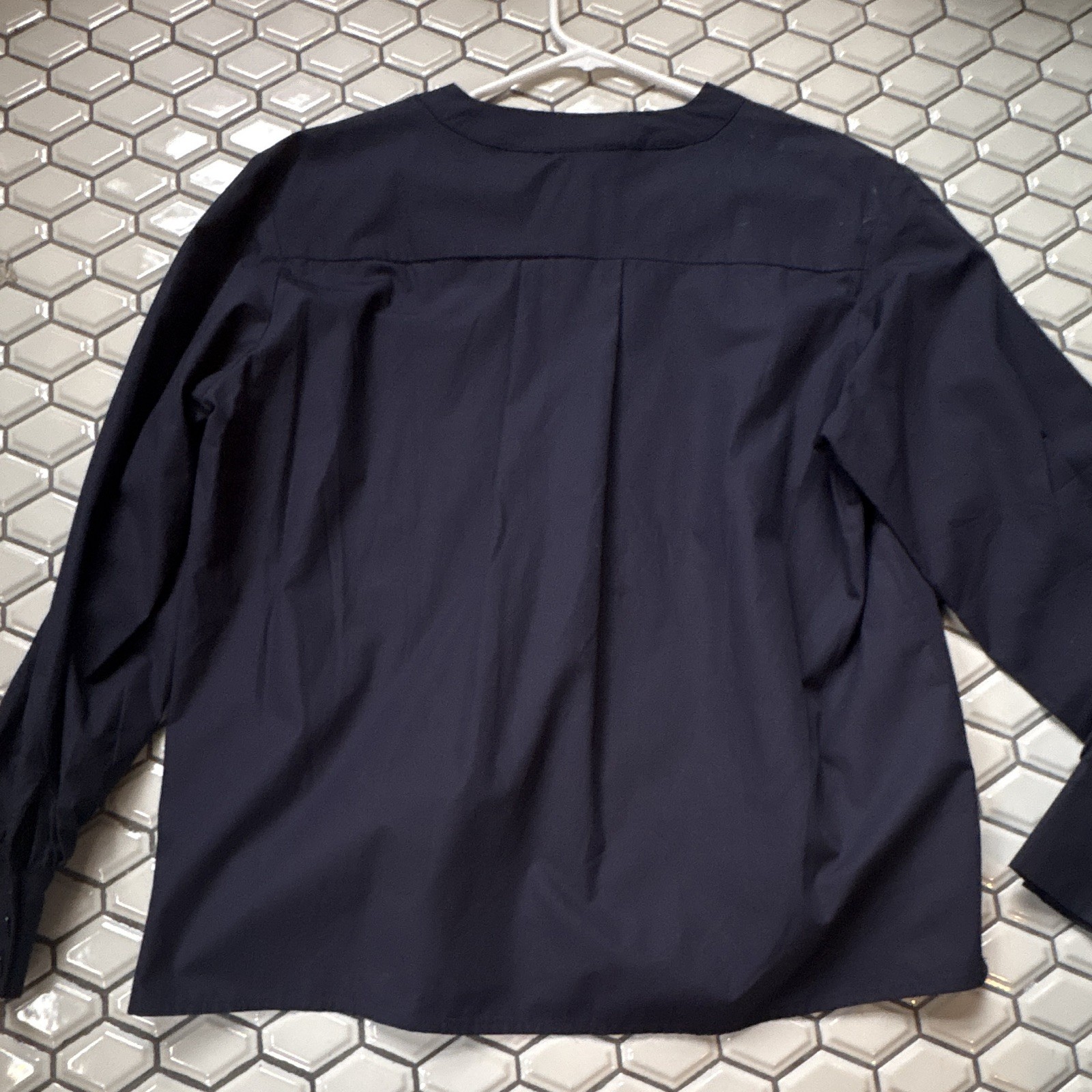 ANNE WILLI Women’s Blue Solid V-Neck Long Sleeve Pullover Button Blouse T2