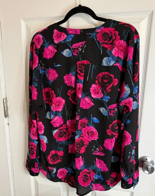Torrid Harper Pullover Blouse Size 1 1X Pink Blue Rose Floral Long Sleeve George