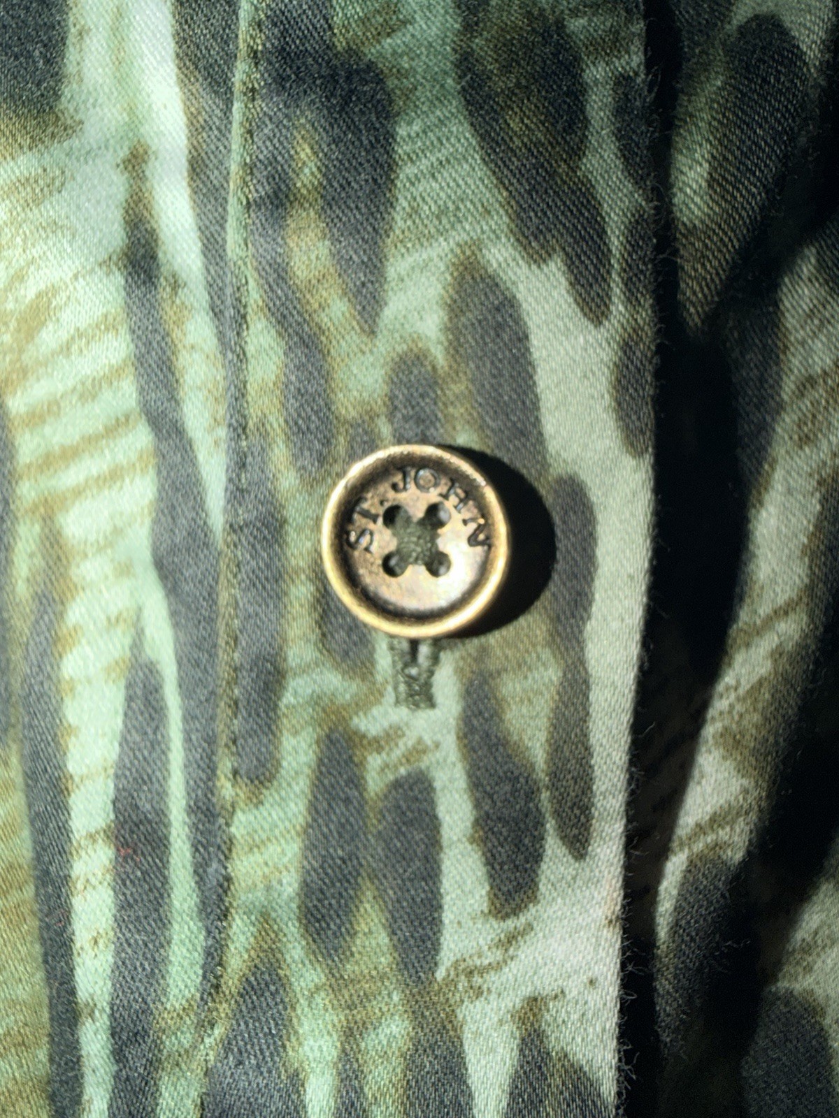 St. John Sport Marie Gray Silk Blend Green Cheetah Leopard Print Blouse Small