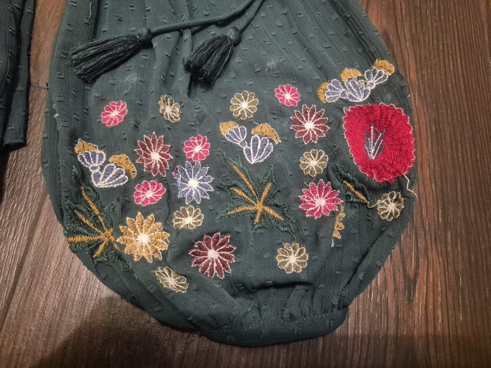 ZARA Trafaluc Women’s Embroidered Boho Green Long Sleeve Swiss Dot Top Size M