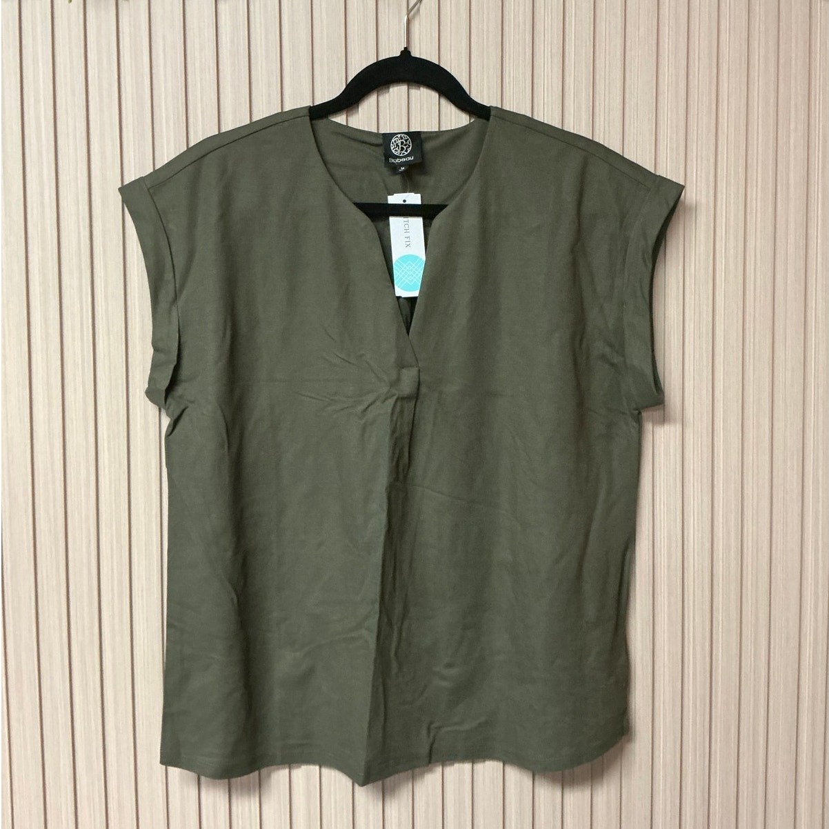 Bobeau Split Neck Olive Knit Top Women’s Size M