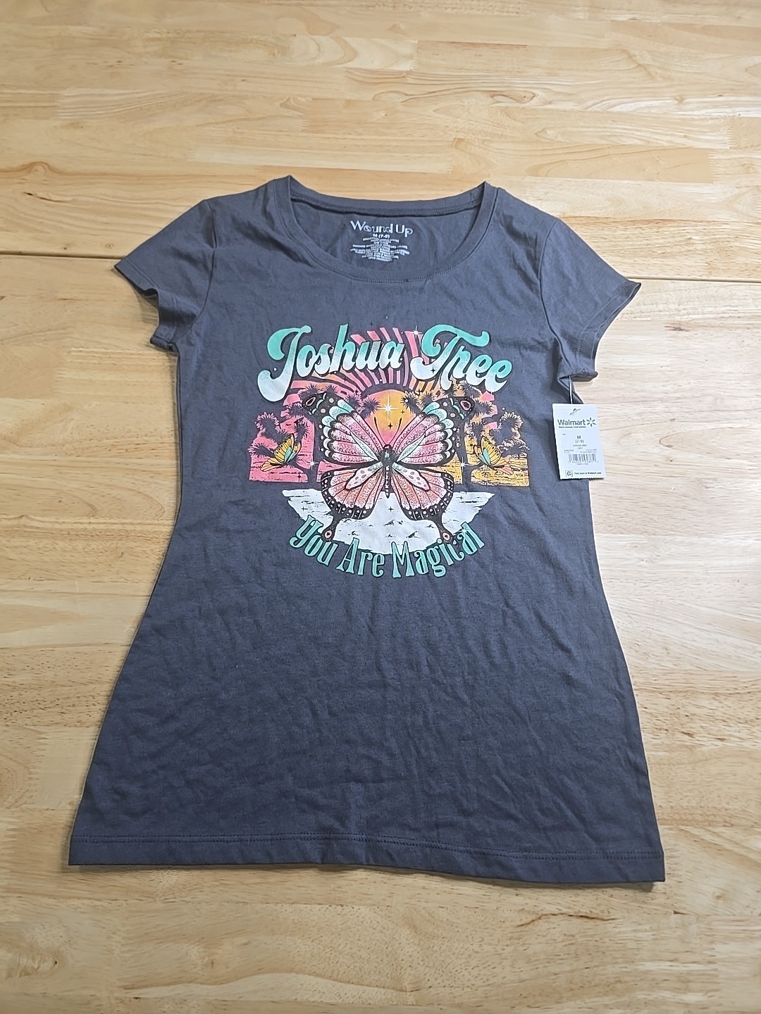 Wound Up Womens Joshua Tree Butterfly California T-shirt Size Medium (7-9) NWT