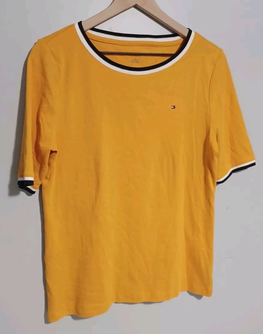 Tommy Hilfiger T-Shirt Womans Sz L Mustard Yellow Pullover Short Sleeve