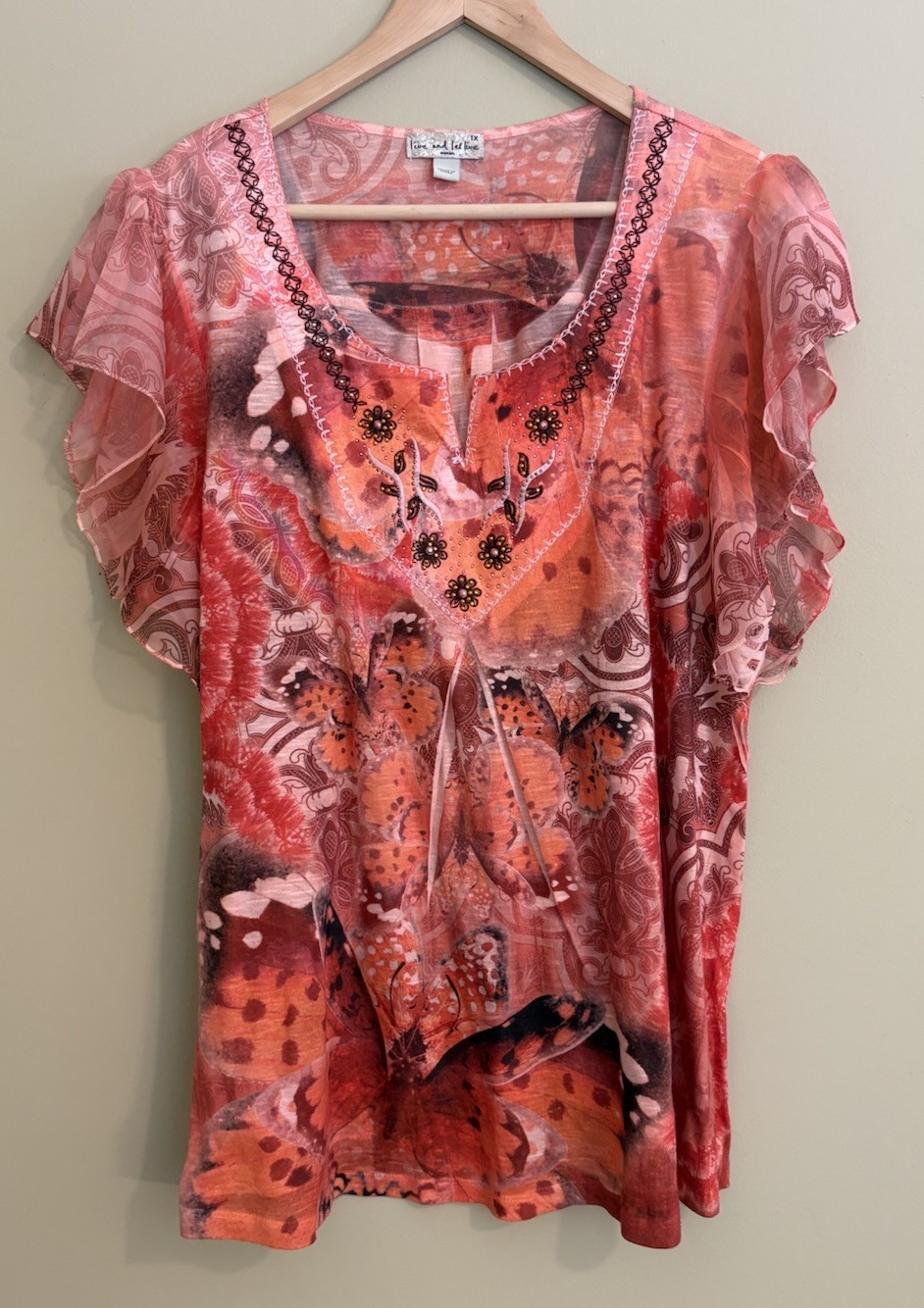 Live And Let Live Top Women’s Size 1X Butterfly Print Embellished Beads