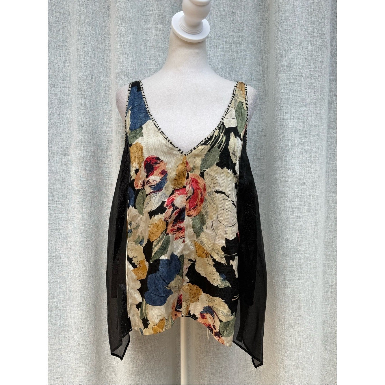 Elizabeth and James floral v neck silk top blouse
