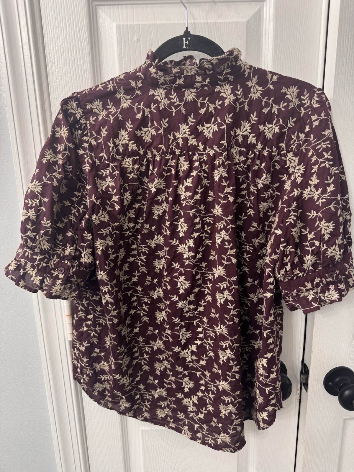Ann Taylor Medium Embroidered Cotton Blouse Burgundy Floral Ruffle Neck Boho