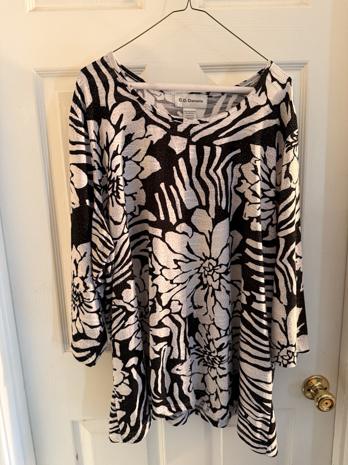 cd daniels top size 2x black print