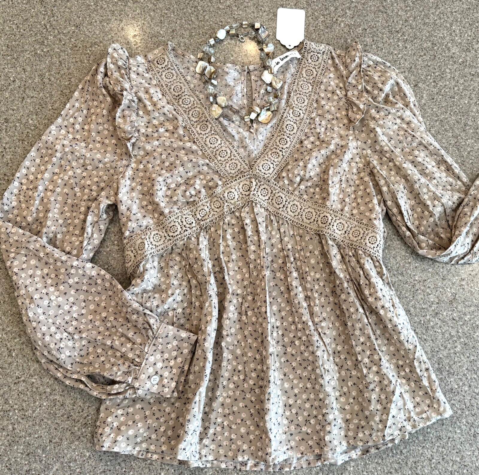 IN LOOM New! Taupe Ditsy Floral Long Sleeve Lace Trim VNeck Peasant Top NWT Sz S