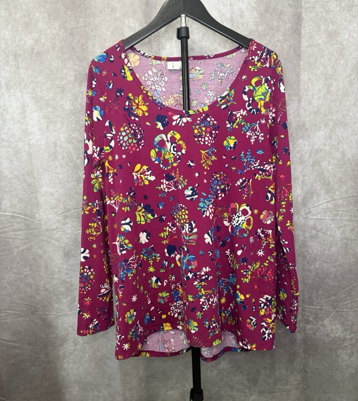 LuLaRoe Burgundy Floral Knit Stretch Scoop Neck Long Sleeve Pullover Tee L