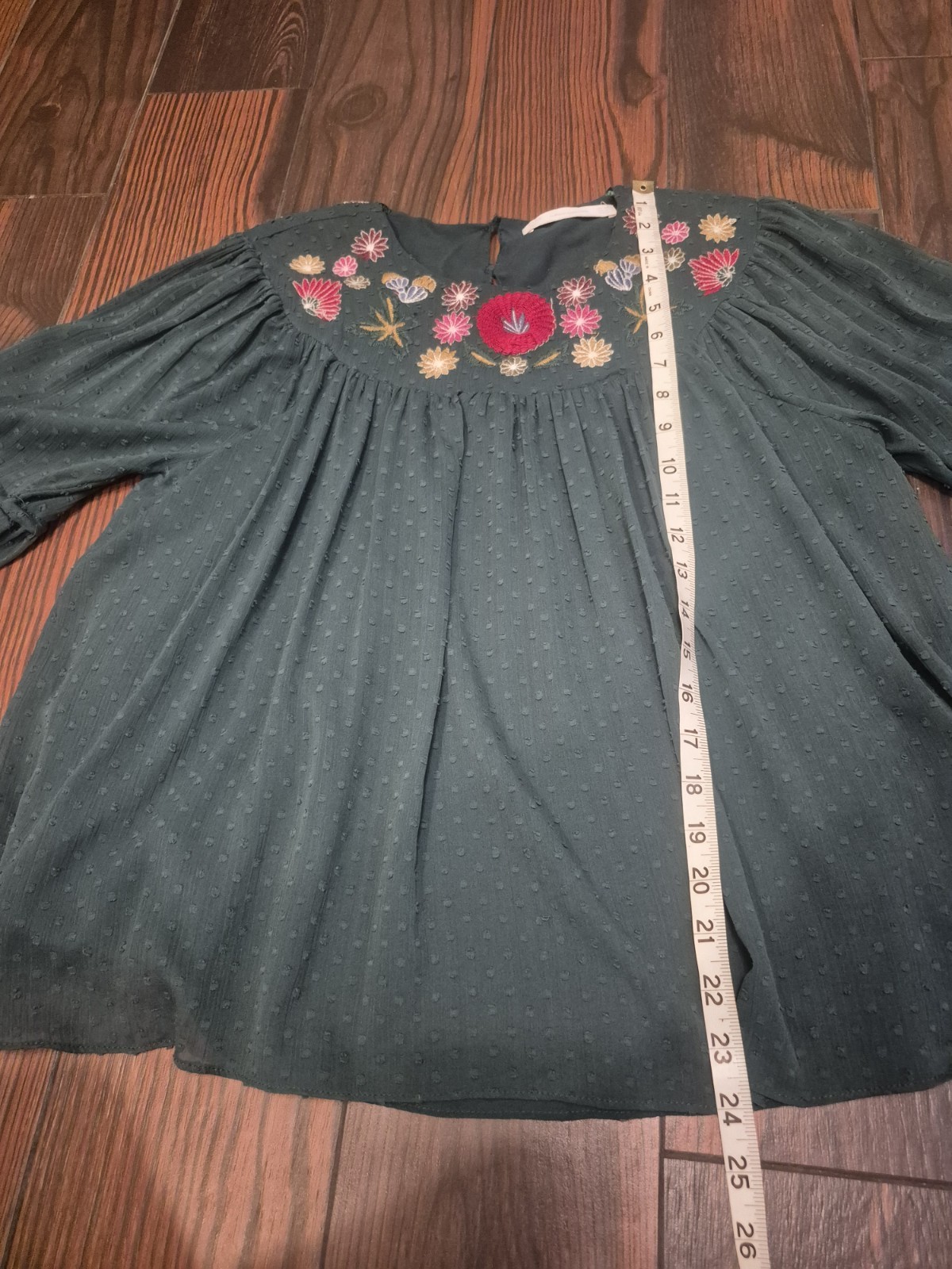 ZARA Trafaluc Women’s Embroidered Boho Green Long Sleeve Swiss Dot Top Size M