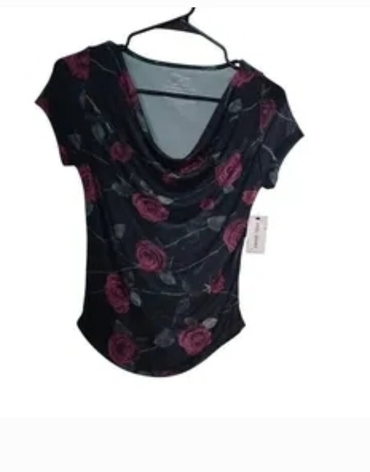 Sweet Lilac Rose Vien Top Sz M **NWT**
