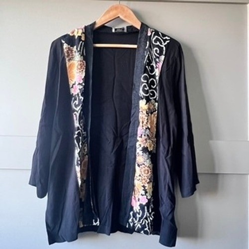 Naturally Yours Honolulu Kimono Women Size Med/Large Black Floral Asian Hawaii