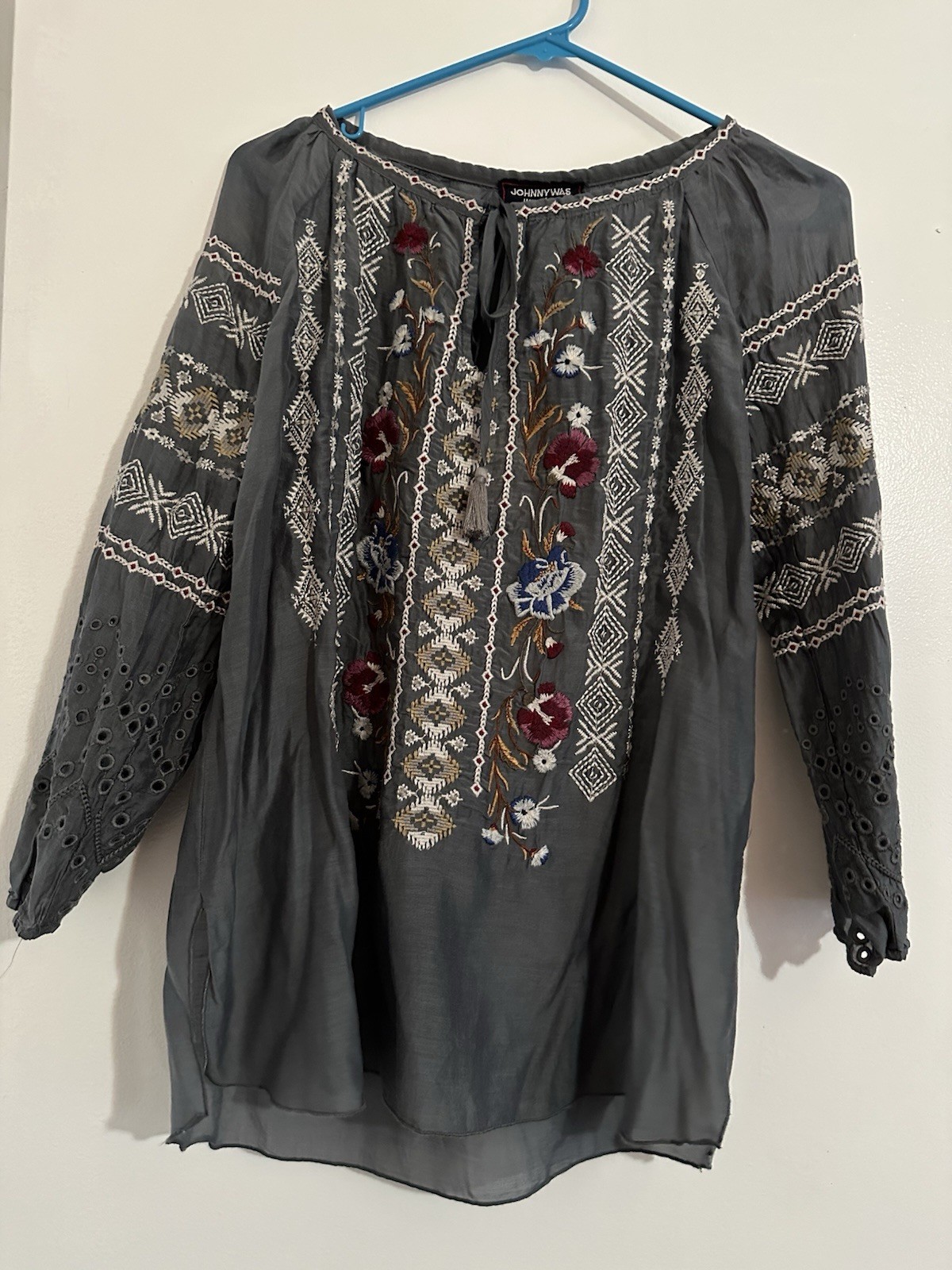 Johnny Was Angelique Gray Embroidered Peasant Blouse with Multicolor Florals nwt