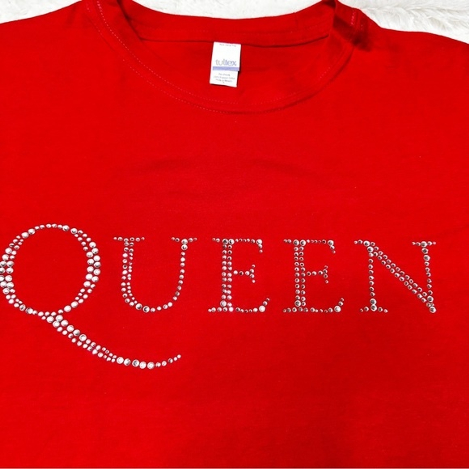NWOT Queen Rhinestone Embellished Graphic {Tultex} T-Shirt in Red Women’s Sz L