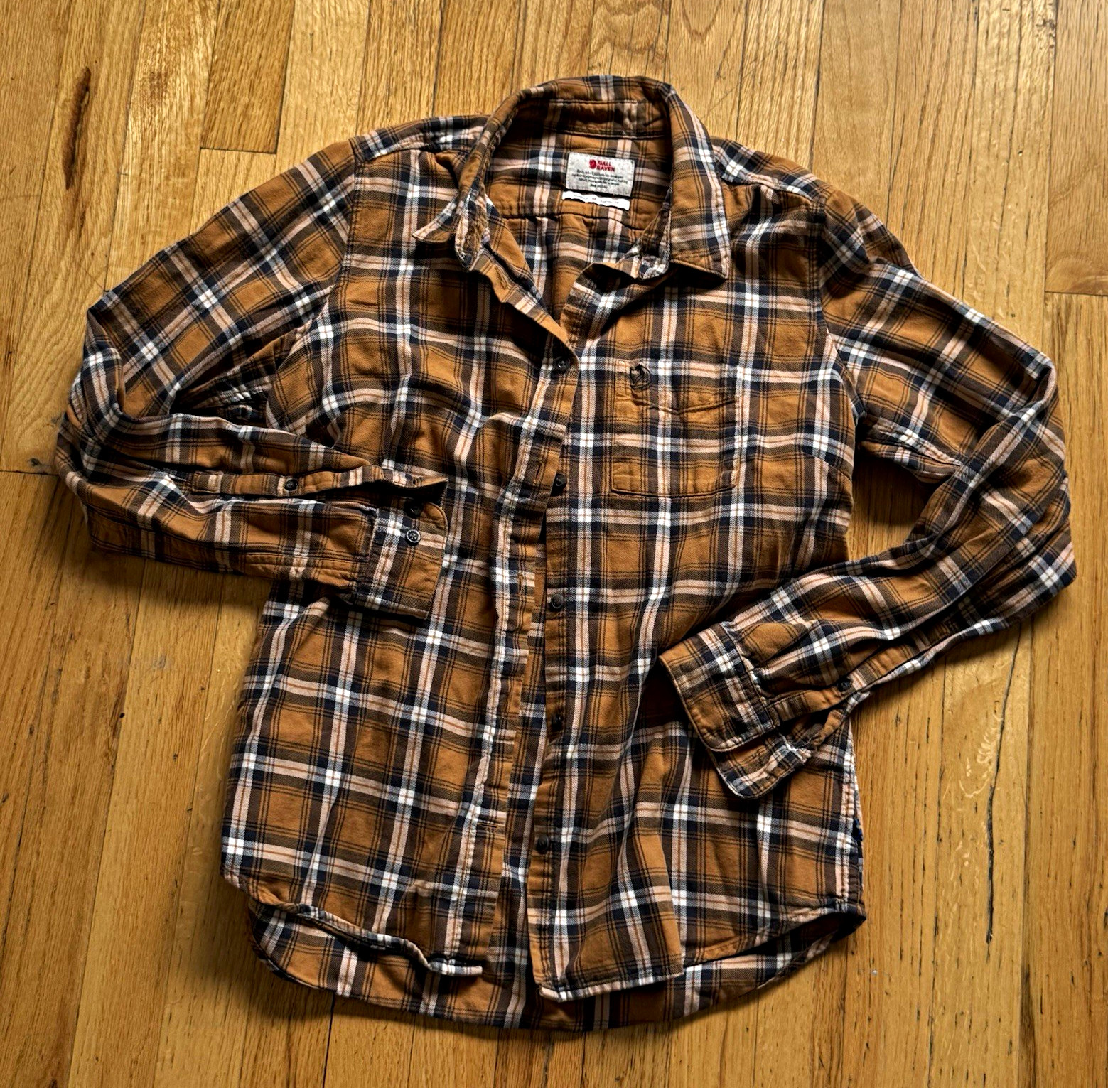 Fjällräven Women’s Brown/Blue/White Plaid Collared Button-Up Long Sleeve M