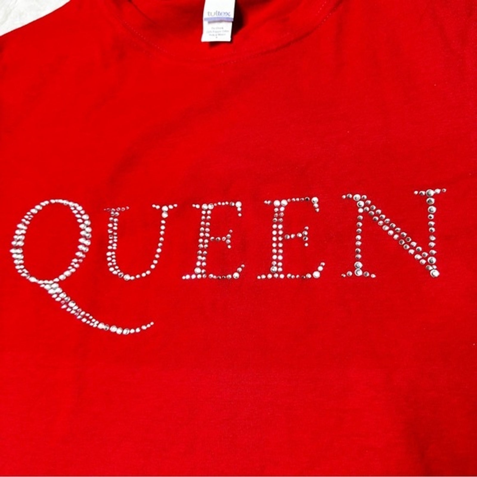 NWOT Queen Rhinestone Embellished Graphic {Tultex} T-Shirt in Red Women’s Sz L
