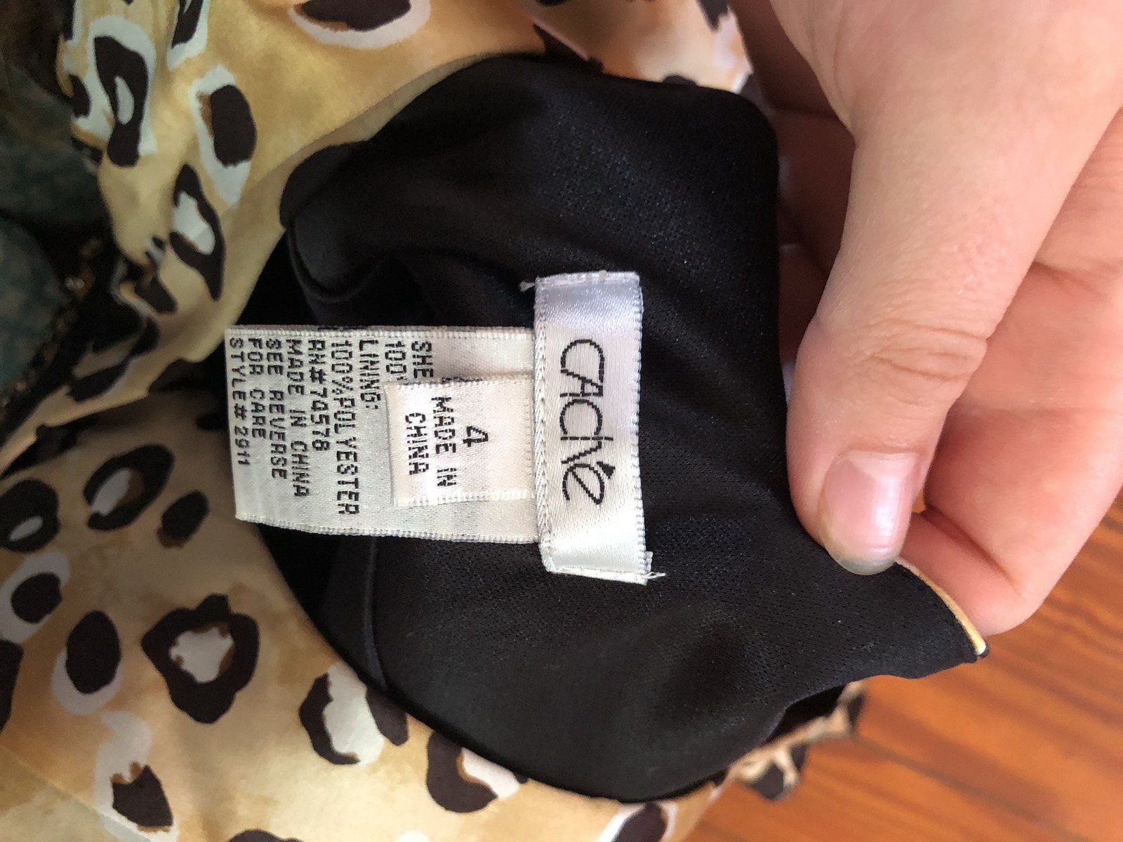 Y2k size 4 Cache Women’s Leopard Print Sleeveless Silk Shell Top