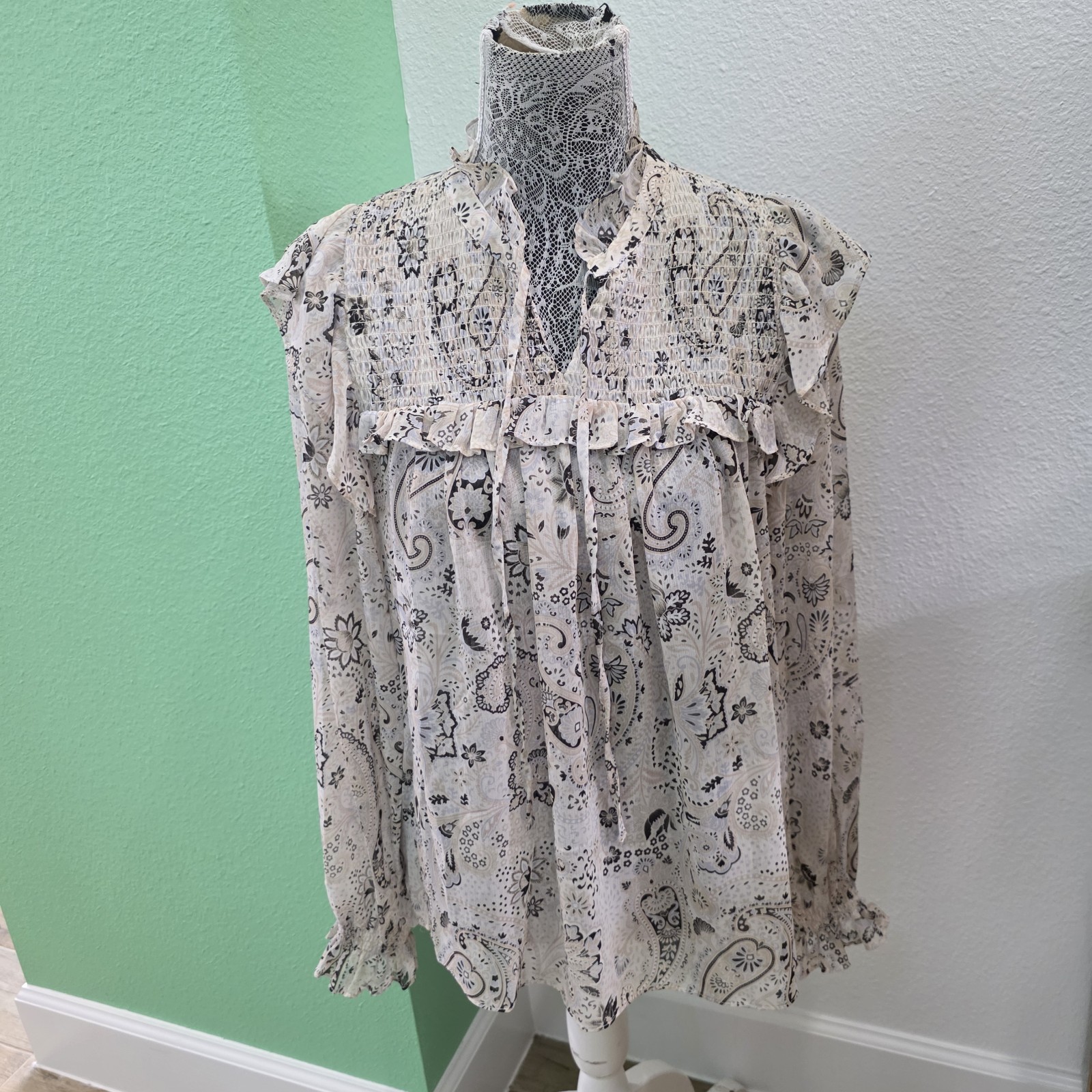 Maison d’Amelie Paris Blouse Top Ruffled Nude Paisley Floral Tie V Neck Size M