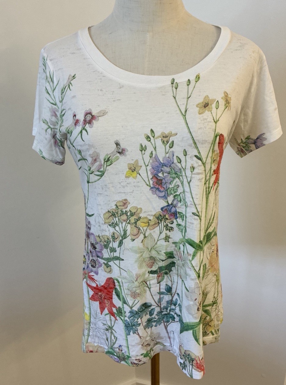 Whimsy Rose Signature Size Medium White Botanical Floral Sublimation T-Shirt Top