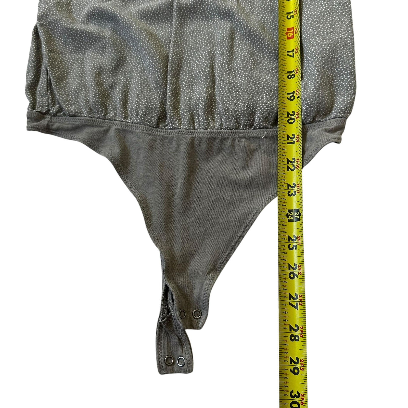Abercrombie & Fitch Gray Dotted V-neck Bodysuit Women’s Top Size Medium | 2-8
