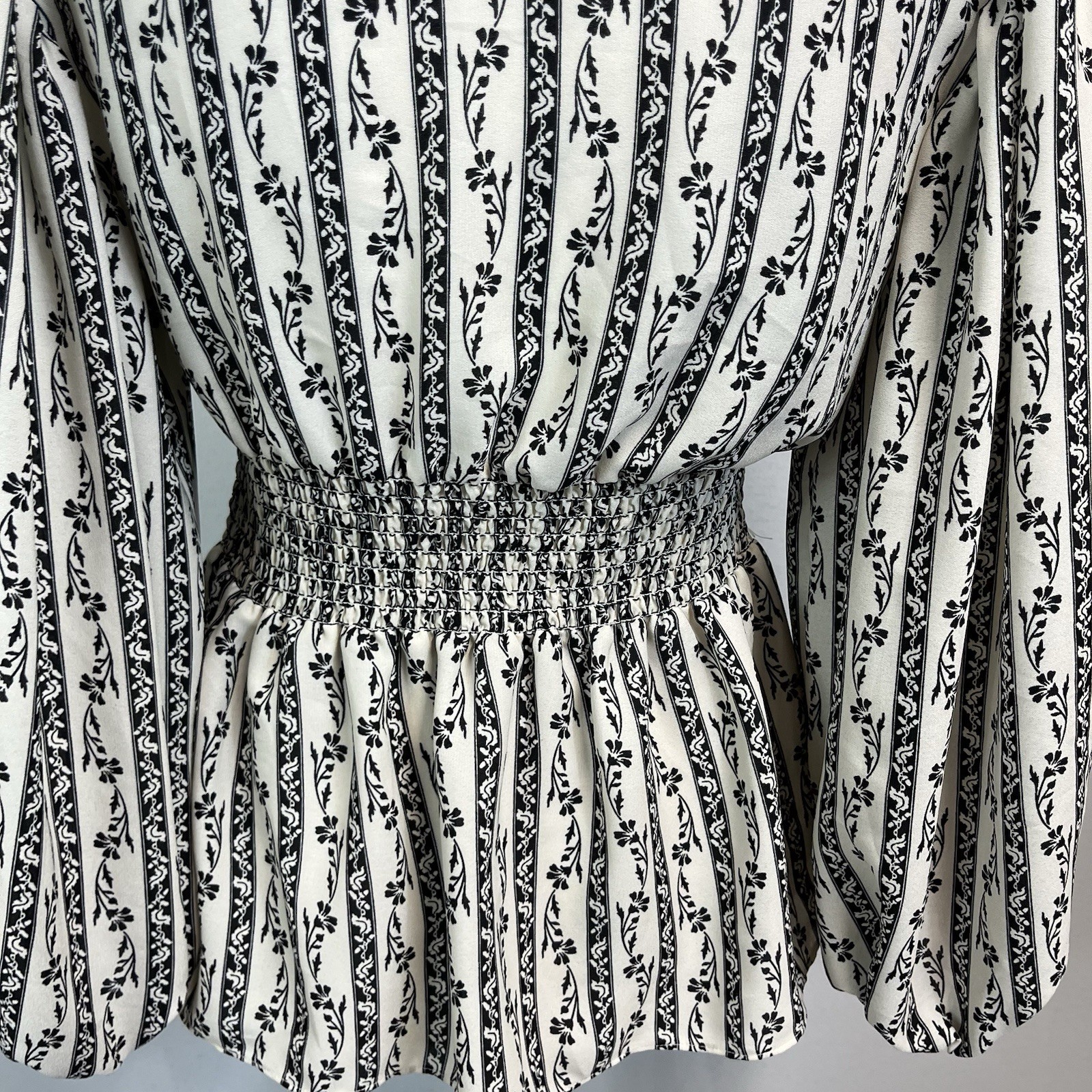 Max Studio Blouse size Extra Small Black Ivory Floral Peasant Boho Wedding Slim