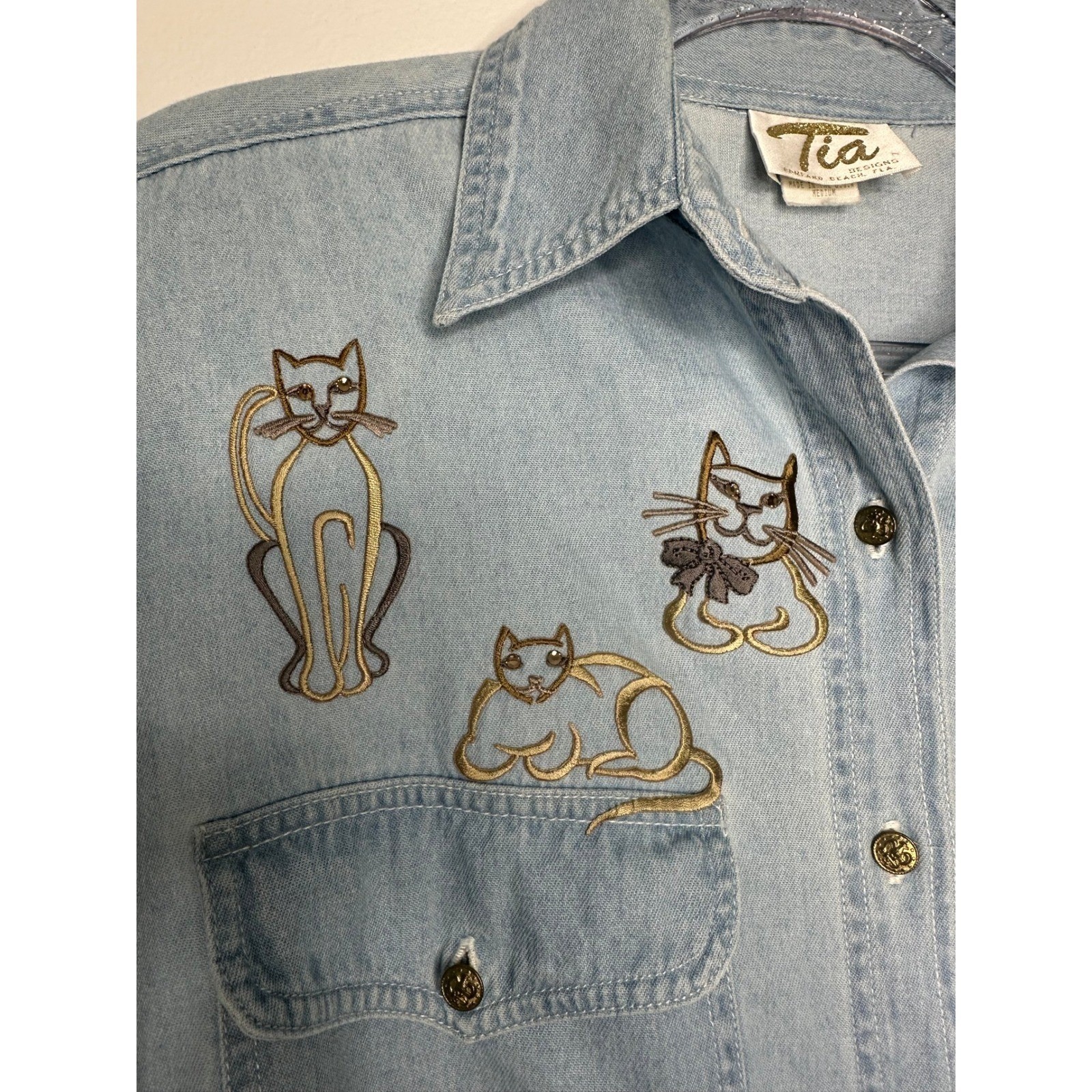 Vintage Tia Designs Blue Denim Cat Embroidered Button up Shirt Size M Rhinetone
