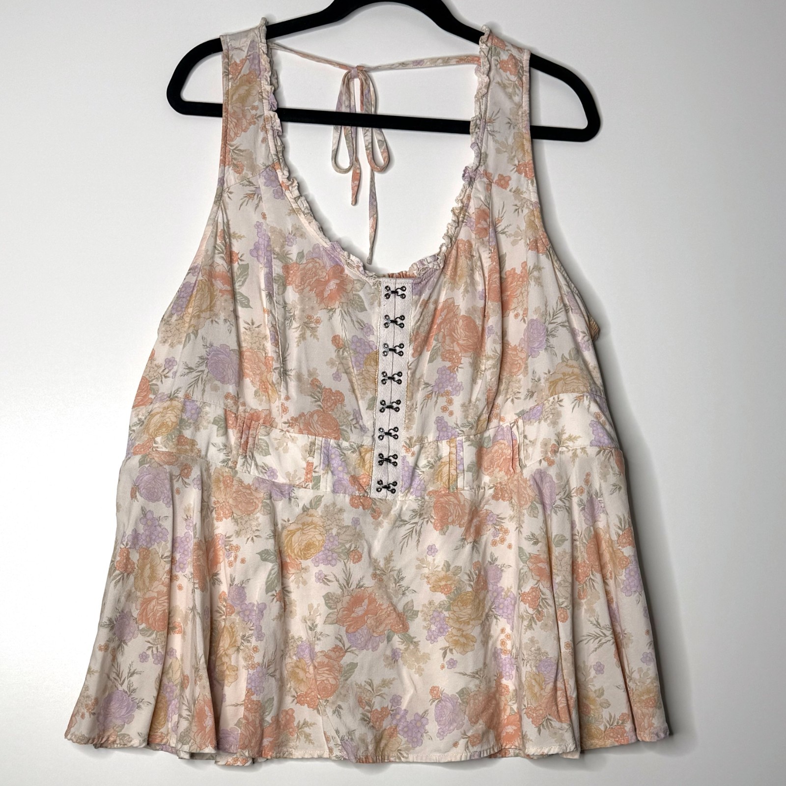 Torrid Women’s Size 3 Floral Tank Top Hook Eye Front Peplum Boho Plus Size