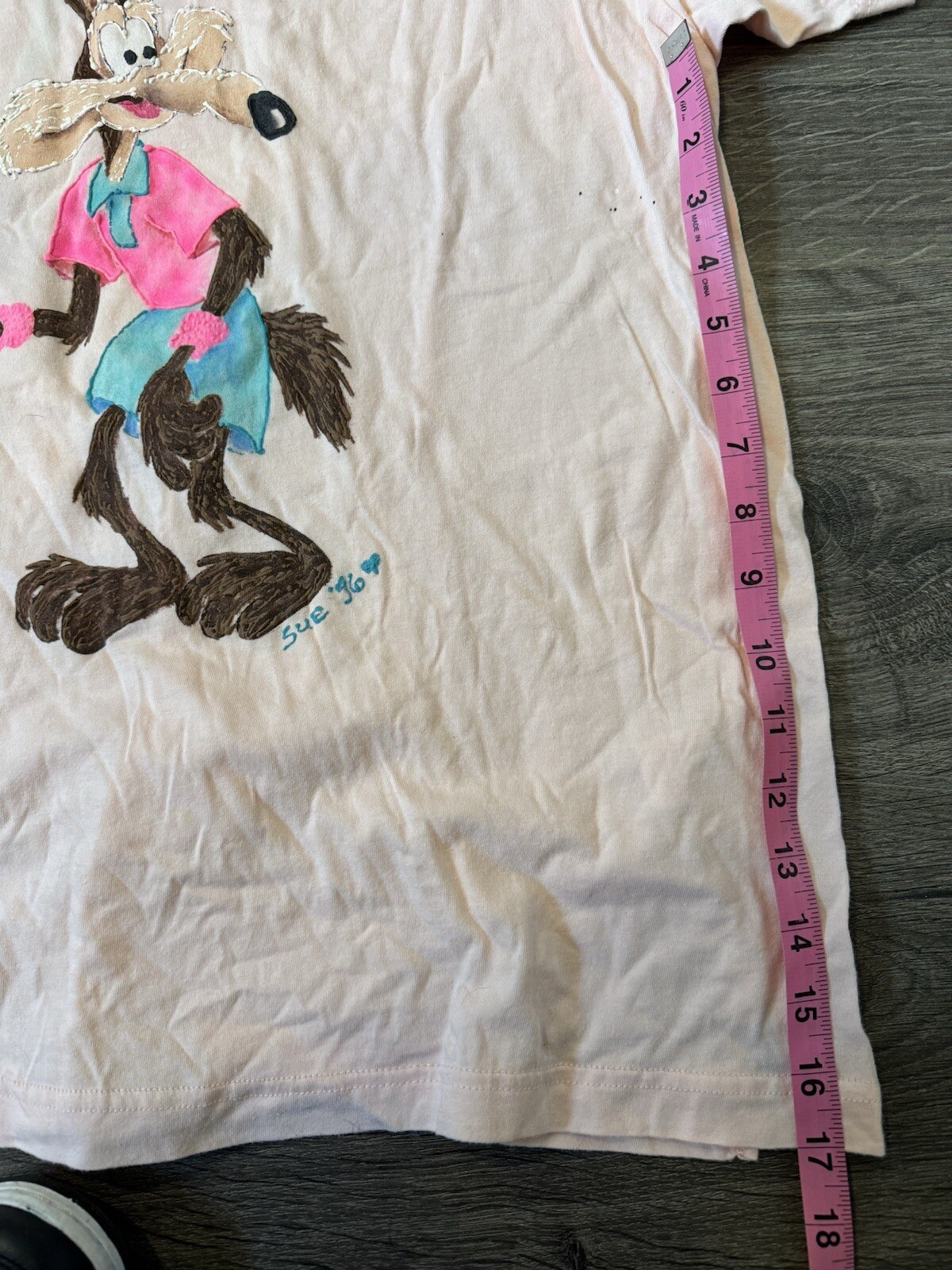 Vintage 90’s Shirt Sz L Wiley Coyote Roadrunner Hand Painted 100% Cotton